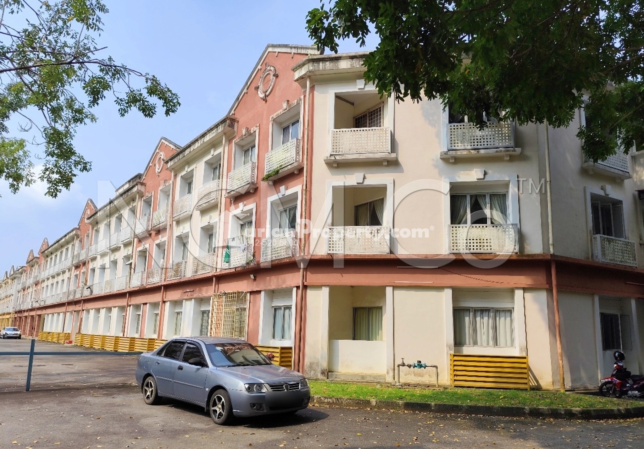 Serviced Residence For Auction at Laketown Apartment (Bukit Merah Resort)