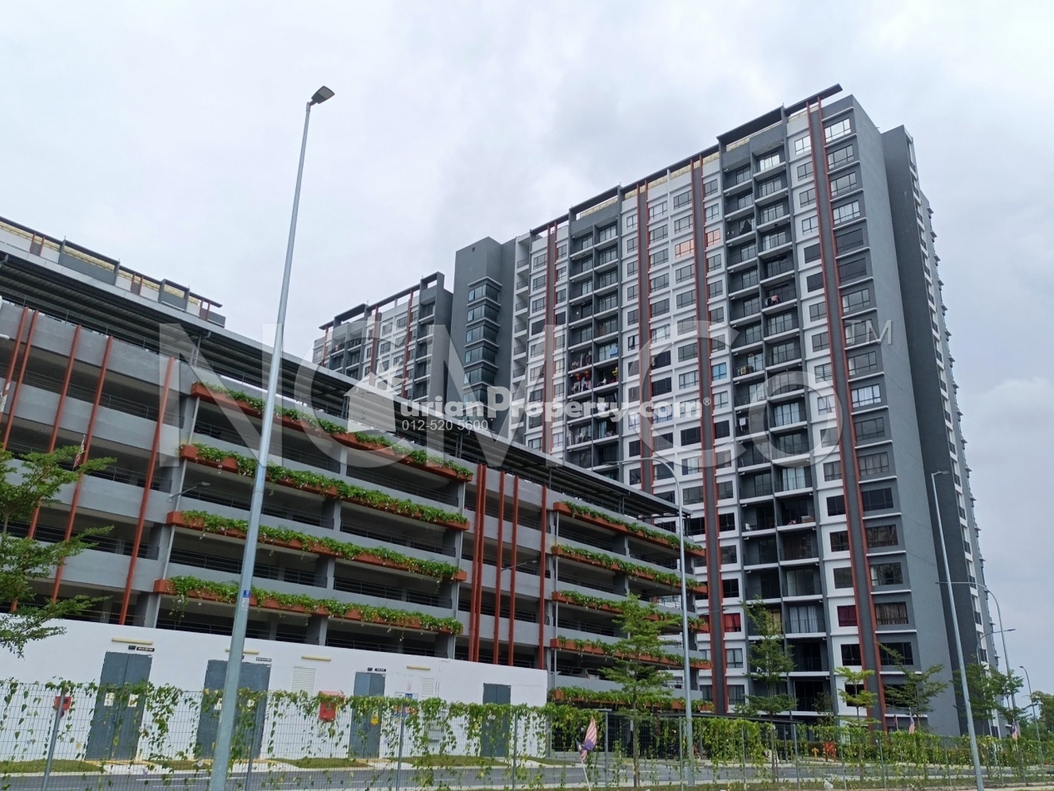 Apartment For Auction at E'island Lake Haven Residence