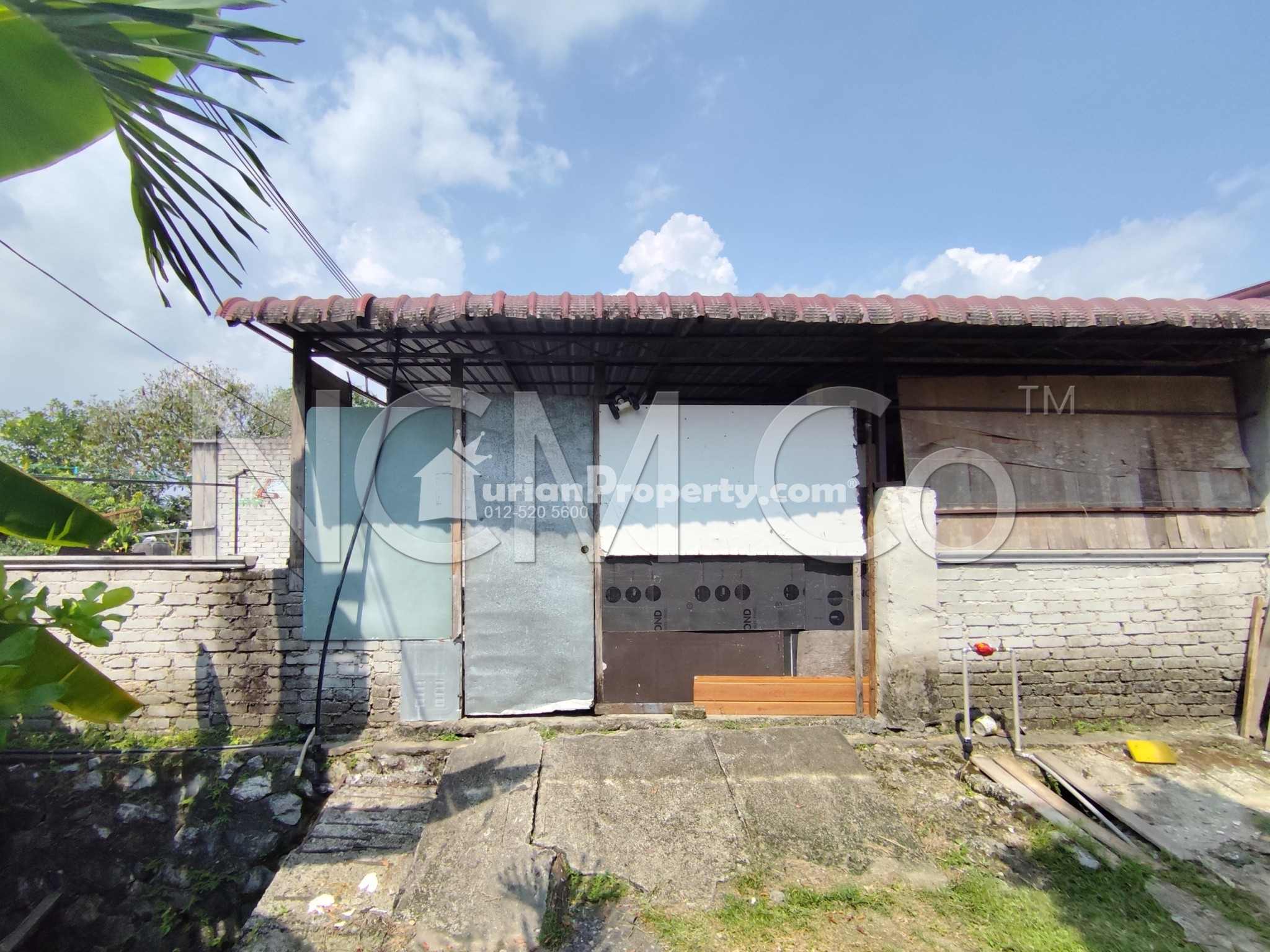 Terrace House For Auction at Taman Angsamas