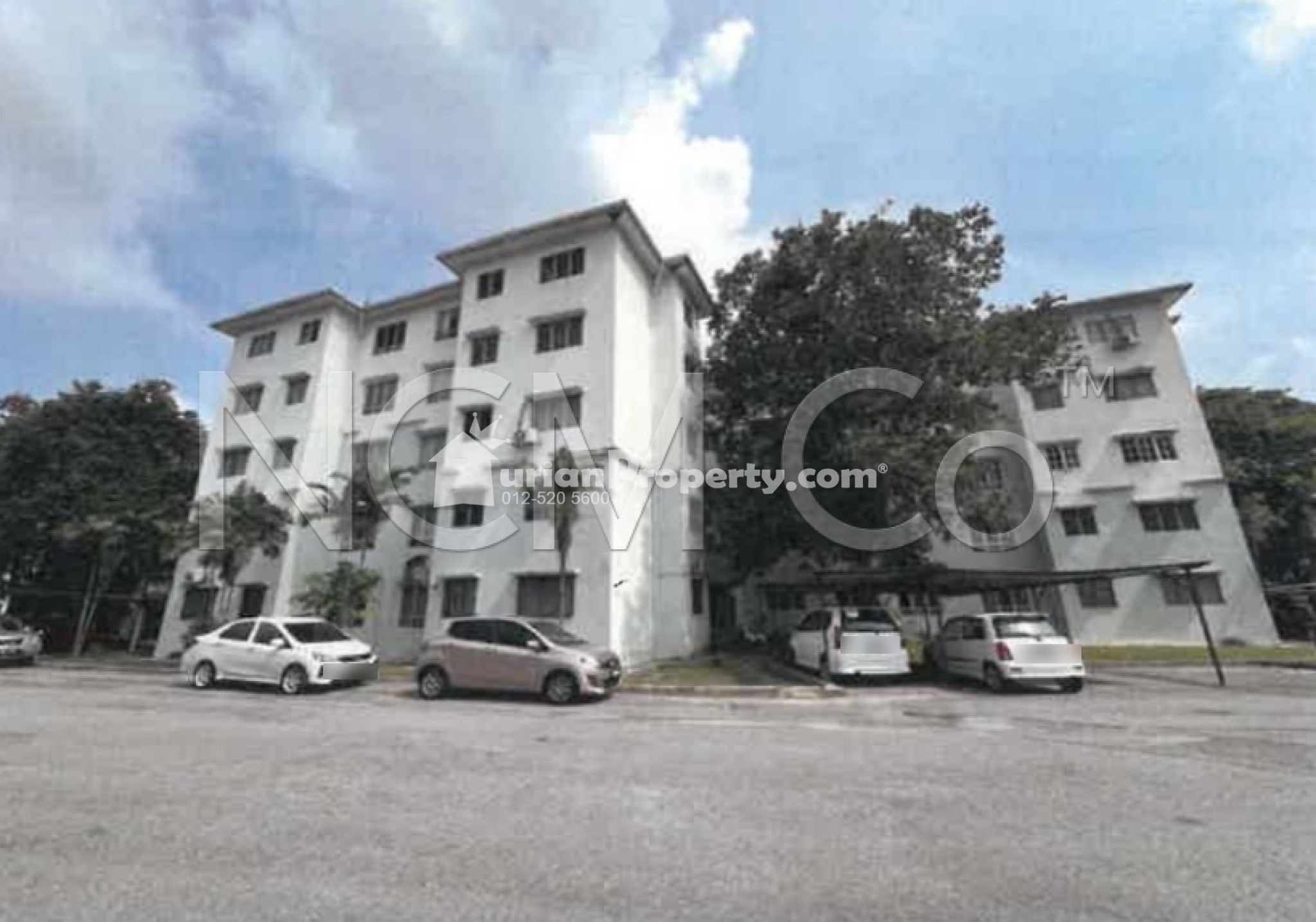 Apartment For Auction at Camelia Court