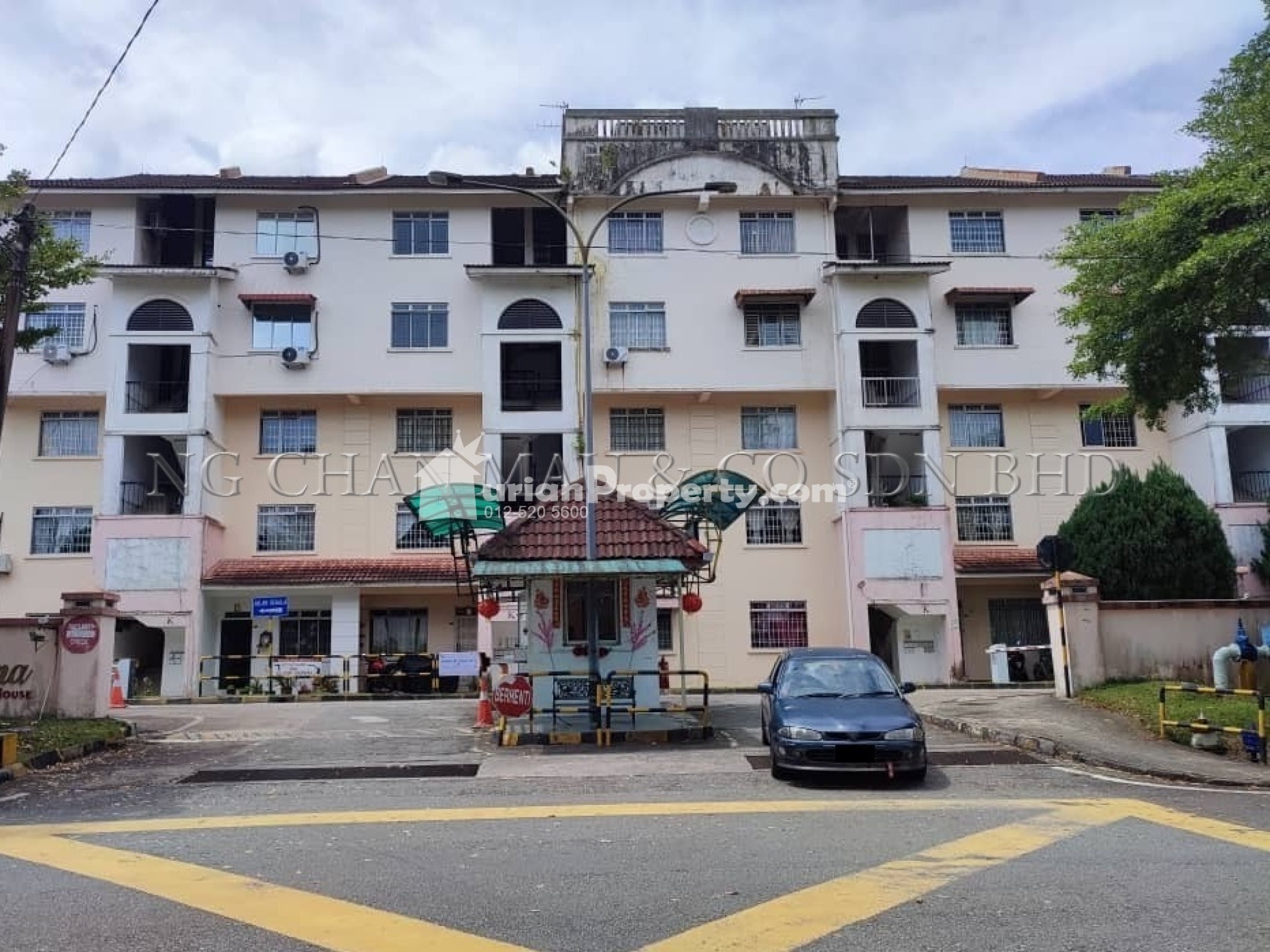 Apartment For Auction at Sri Awana Townhouse