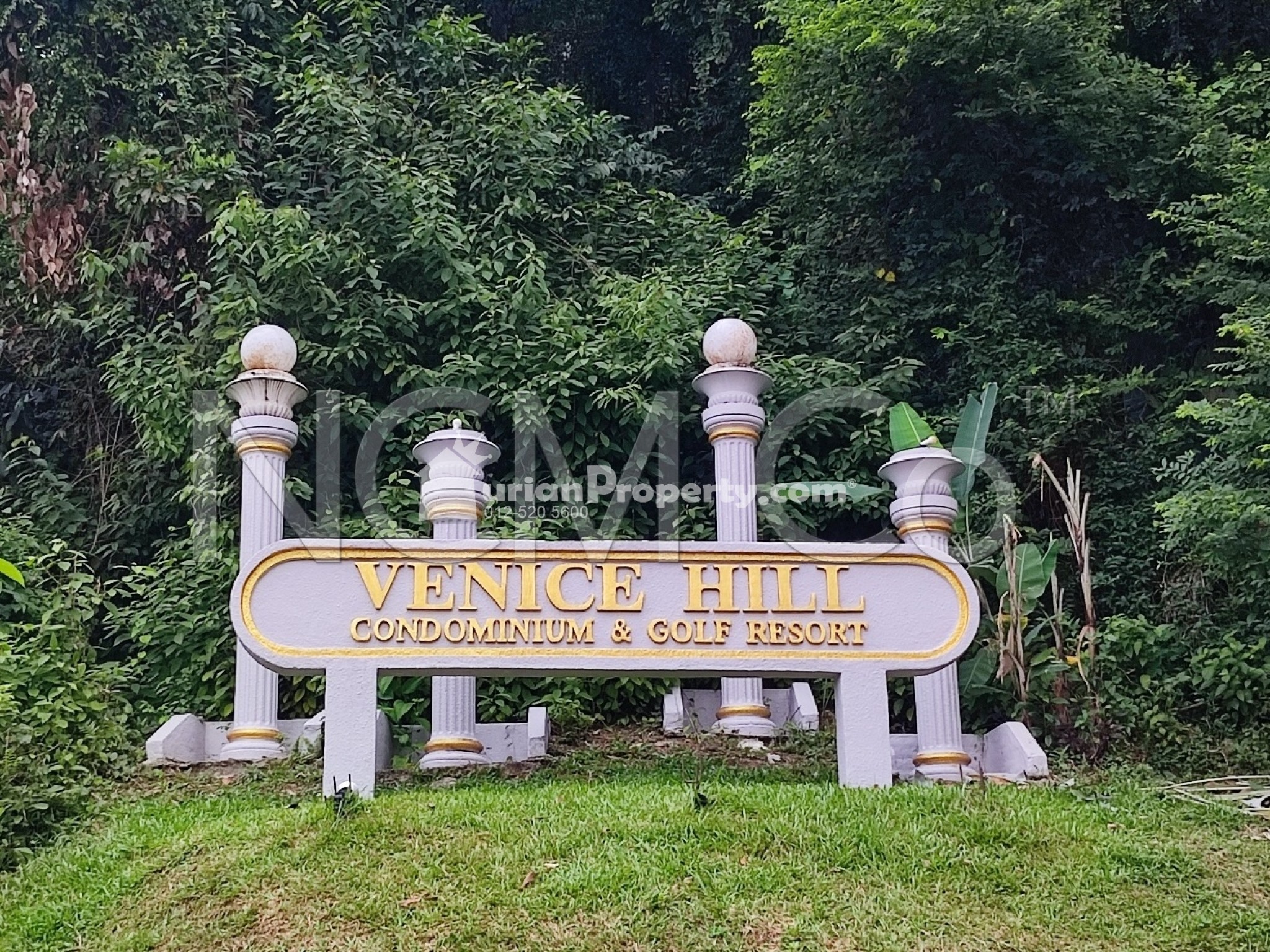 Condo For Auction at Venice Hill