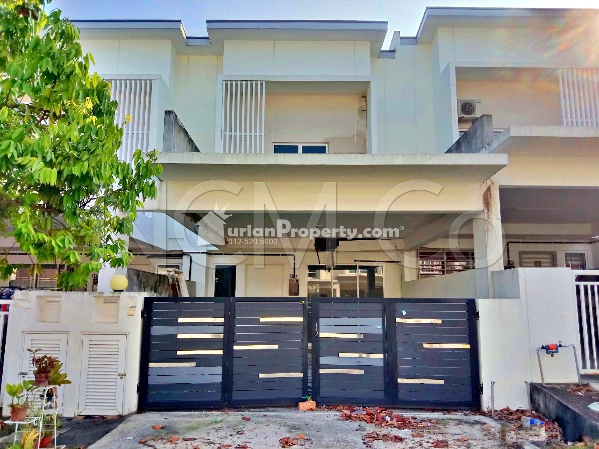 Terrace House For Auction at Suriaman