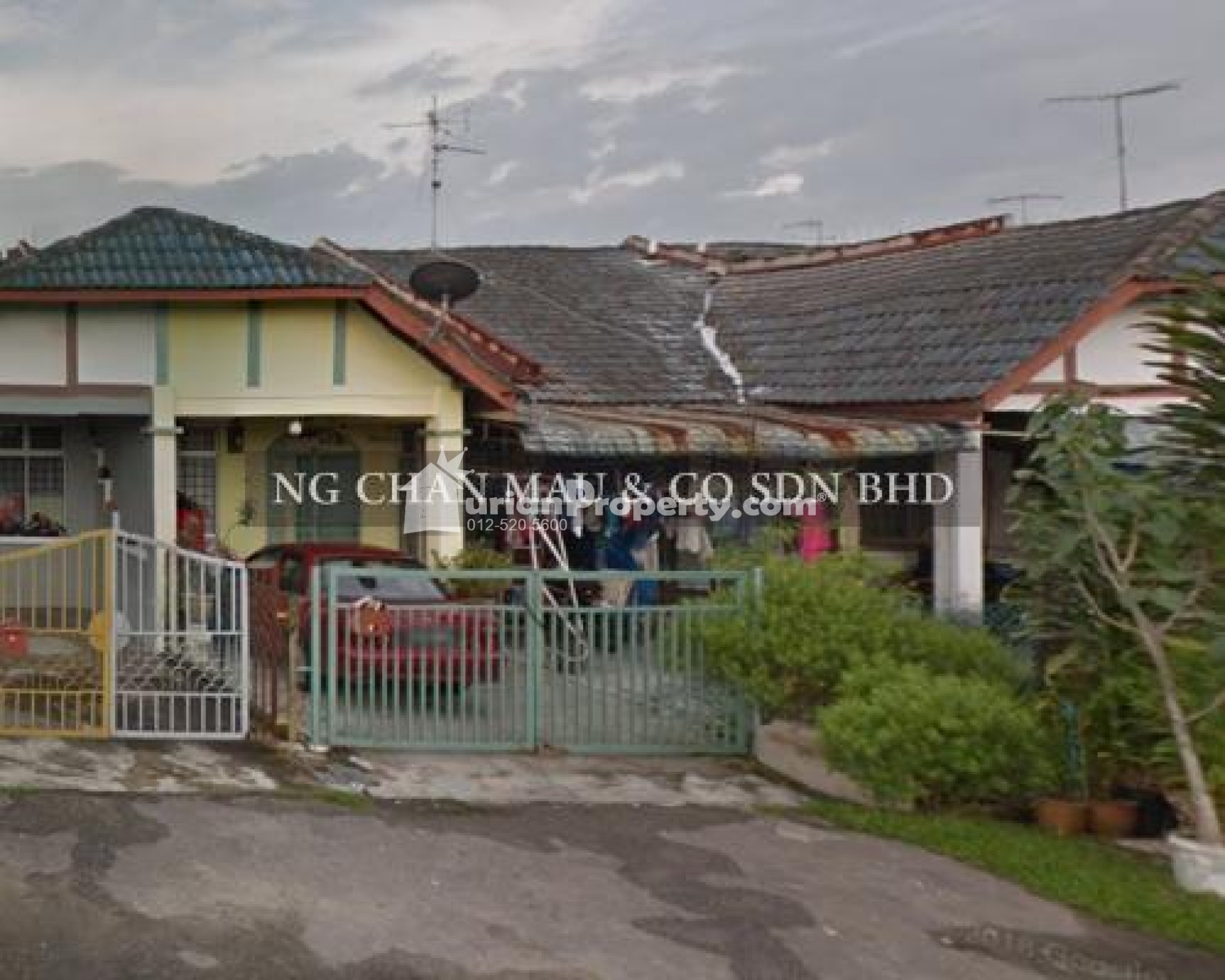 Terrace House For Auction at Taman Universiti