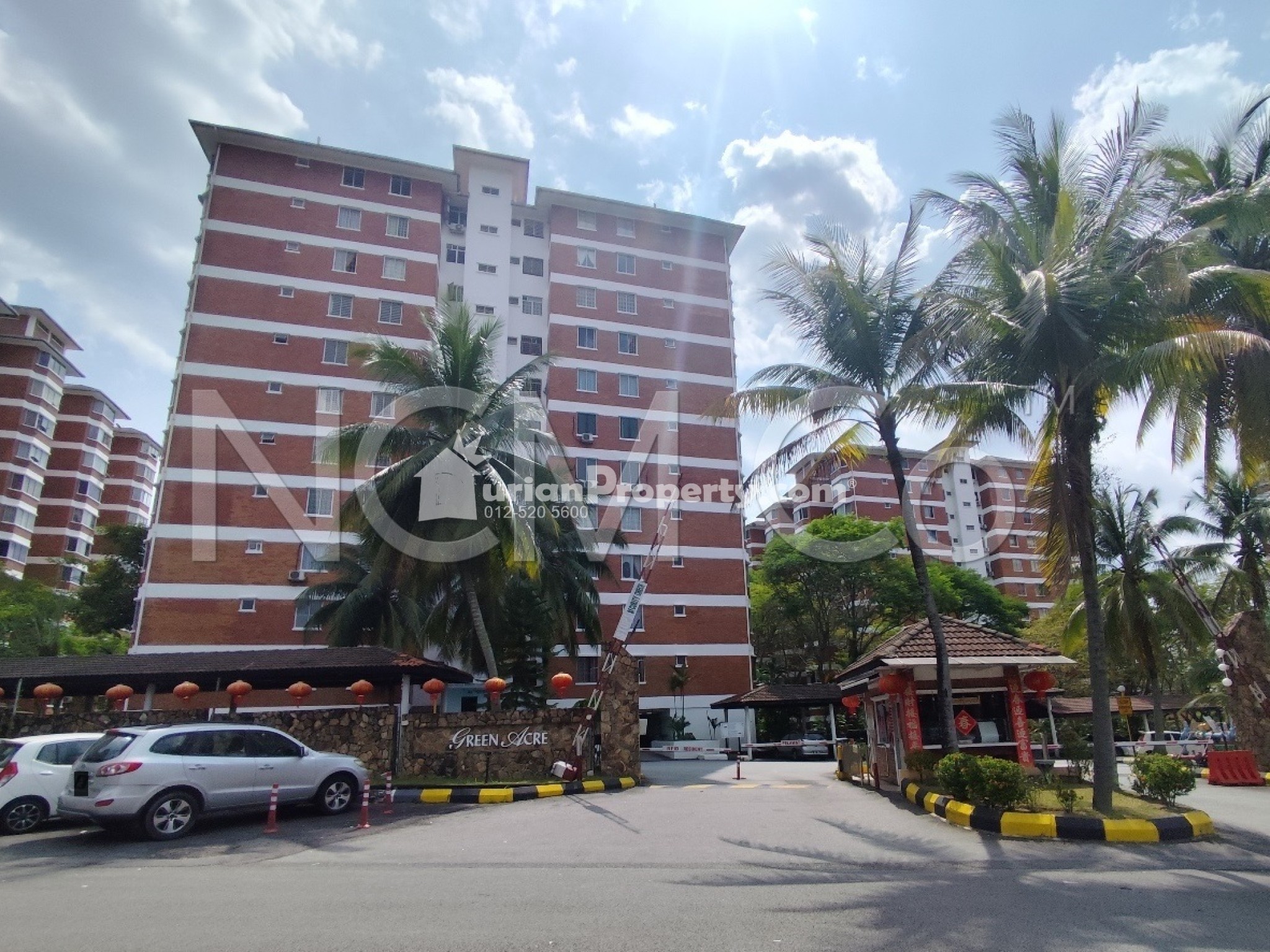 Condo For Auction at Green Acre Park