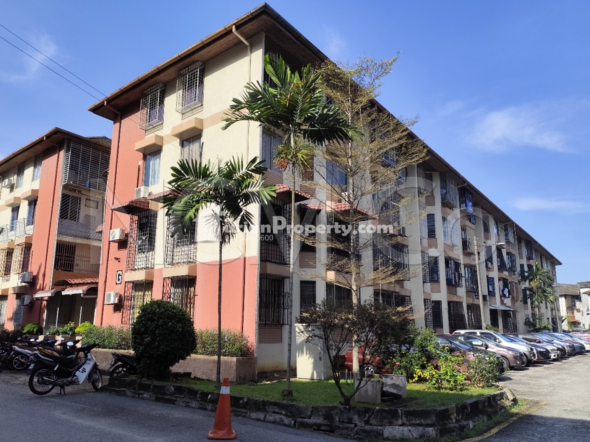 Apartment For Auction at Rampai Court