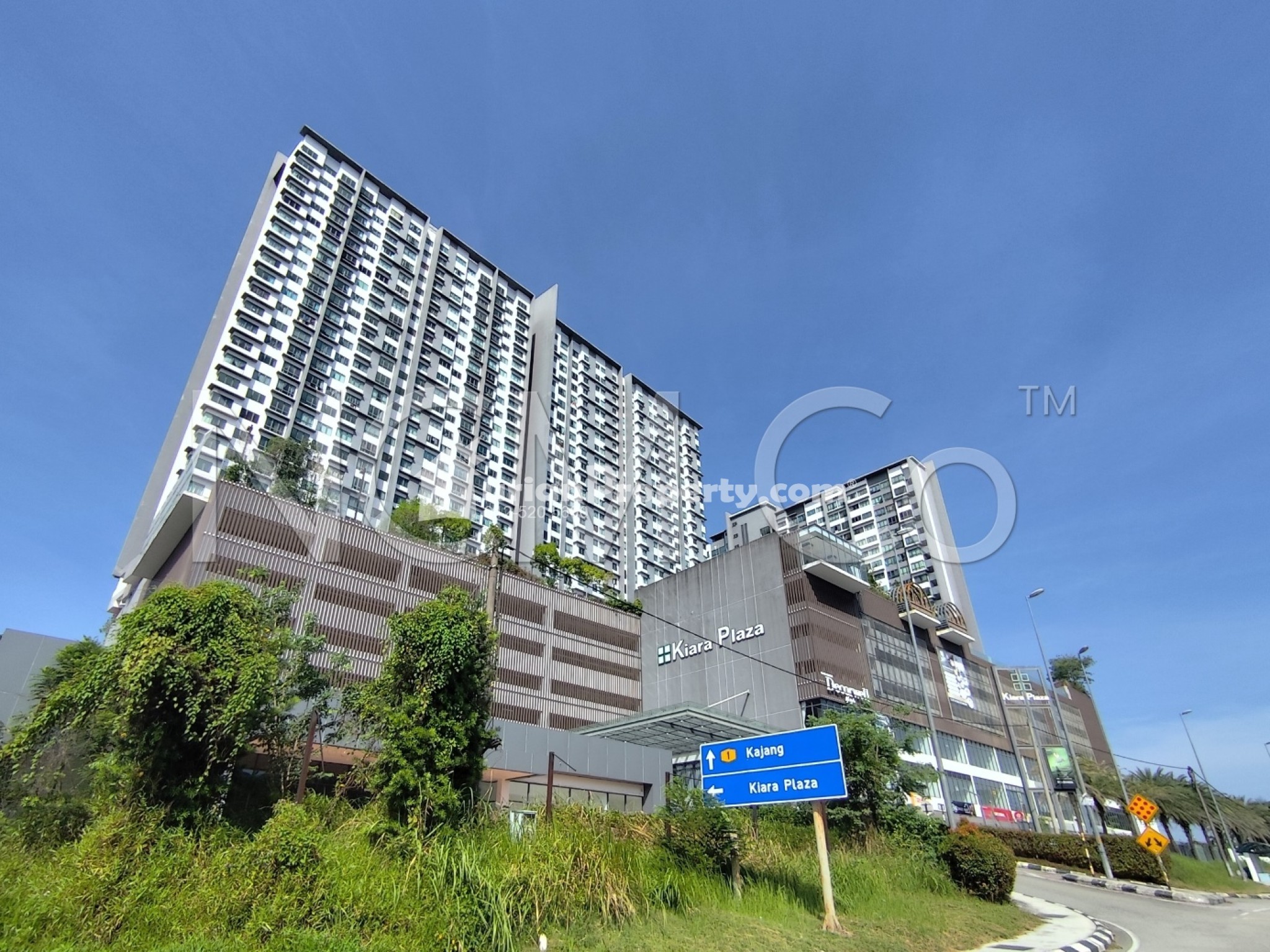 Shop For Auction at Kiara Plaza