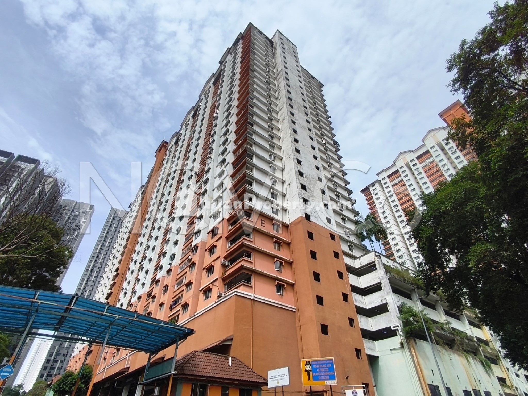 Apartment For Auction at Flora Damansara Apartment