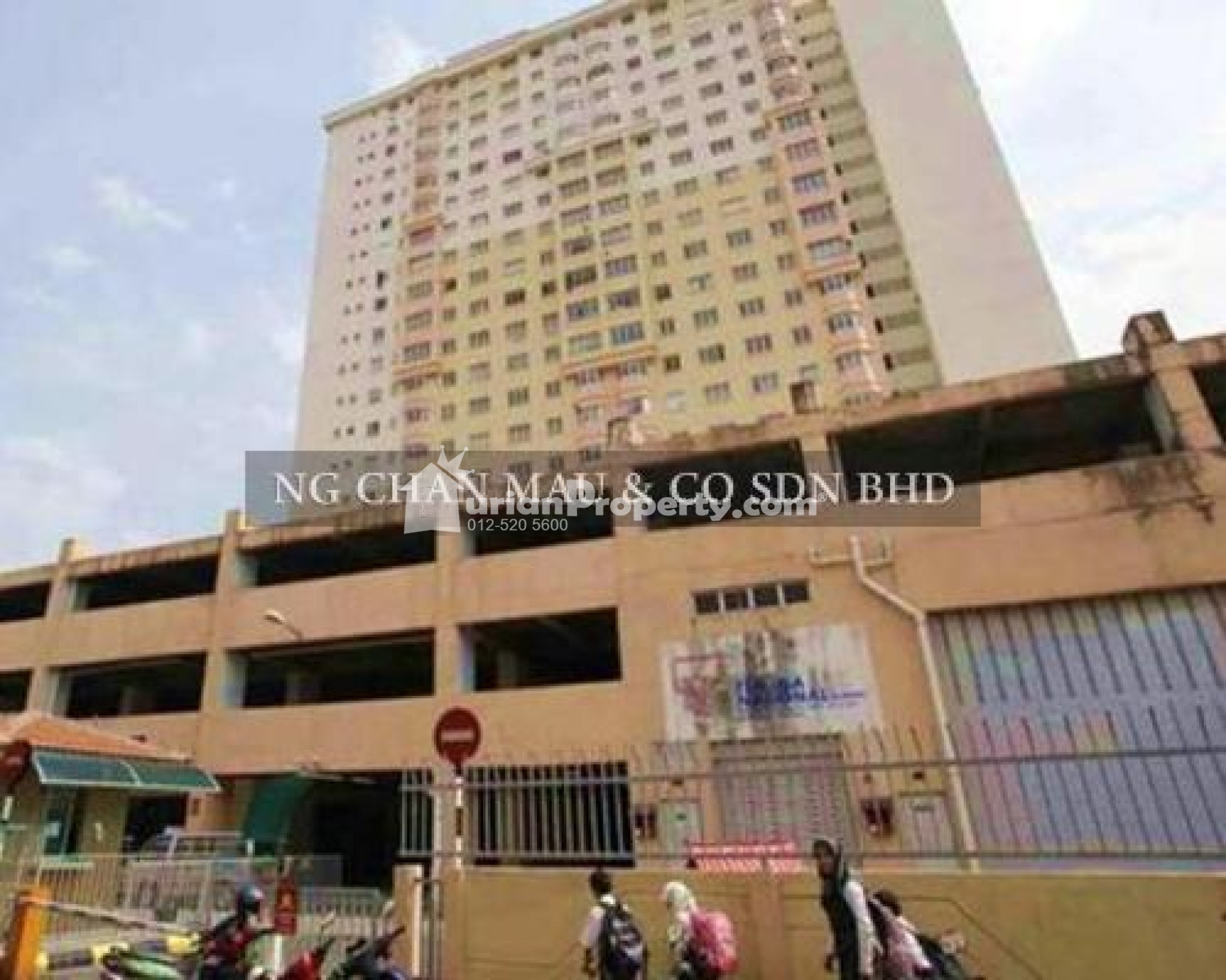 Serviced Residence For Auction at Serdang Skyvillas