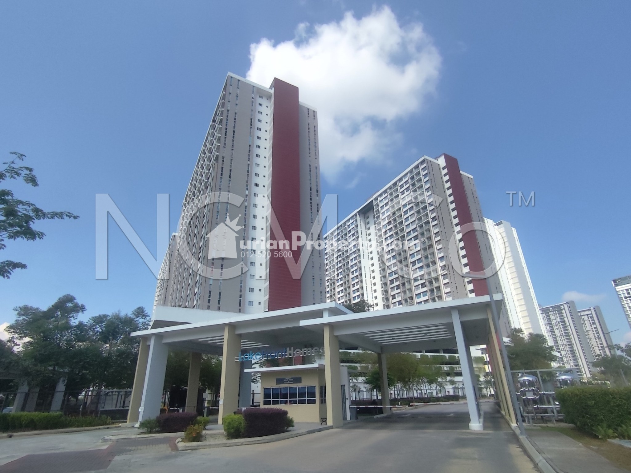 Apartment For Auction at Lakefront Residence