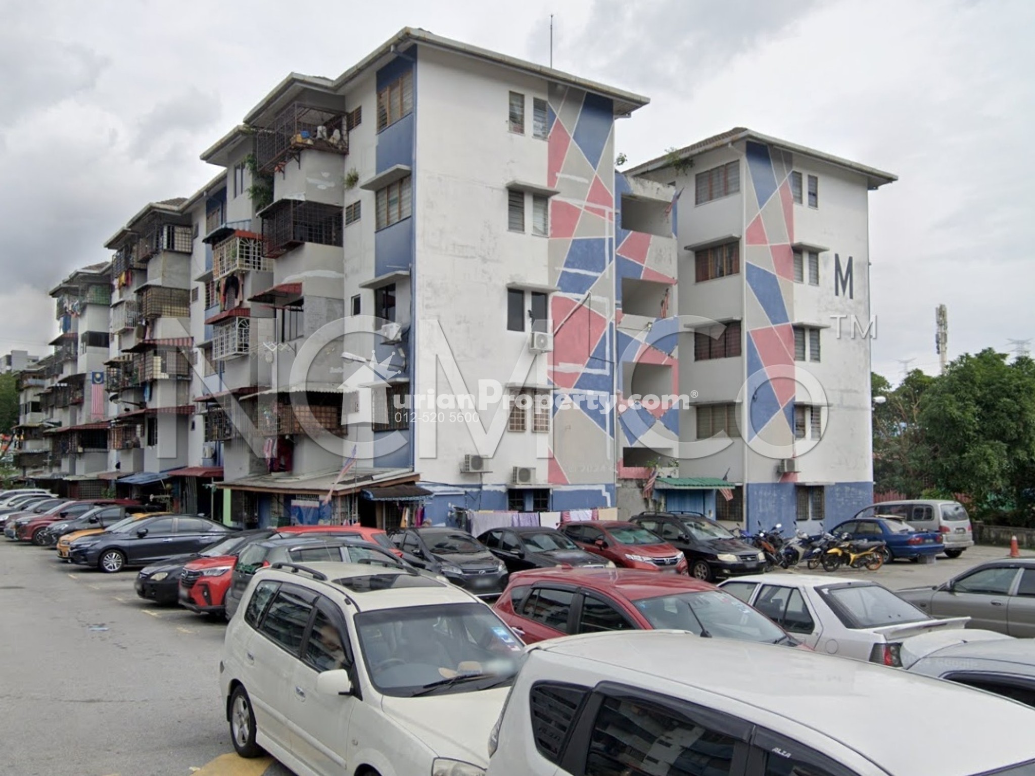 Flat For Auction at Taman Pinggiran