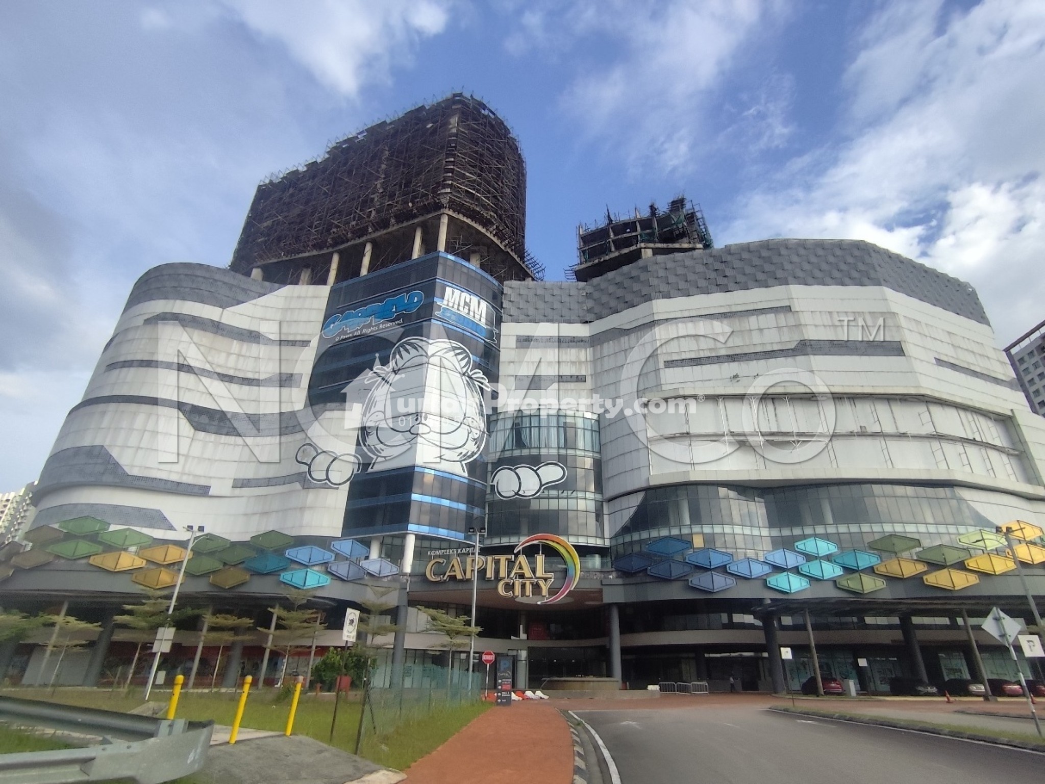 Shop For Auction at Capital 21 @ Capital City