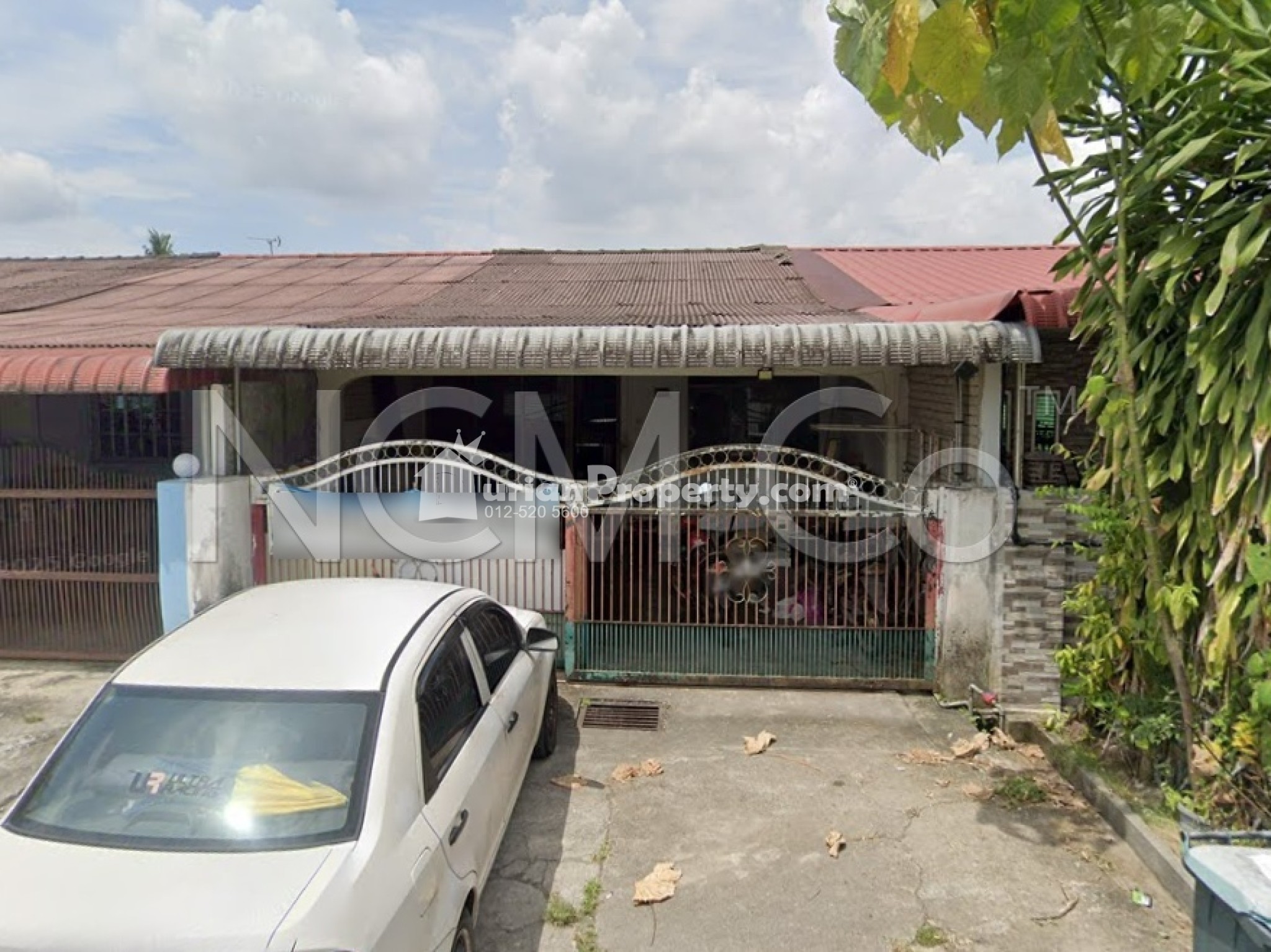 Terrace House For Auction at Taman Selasih
