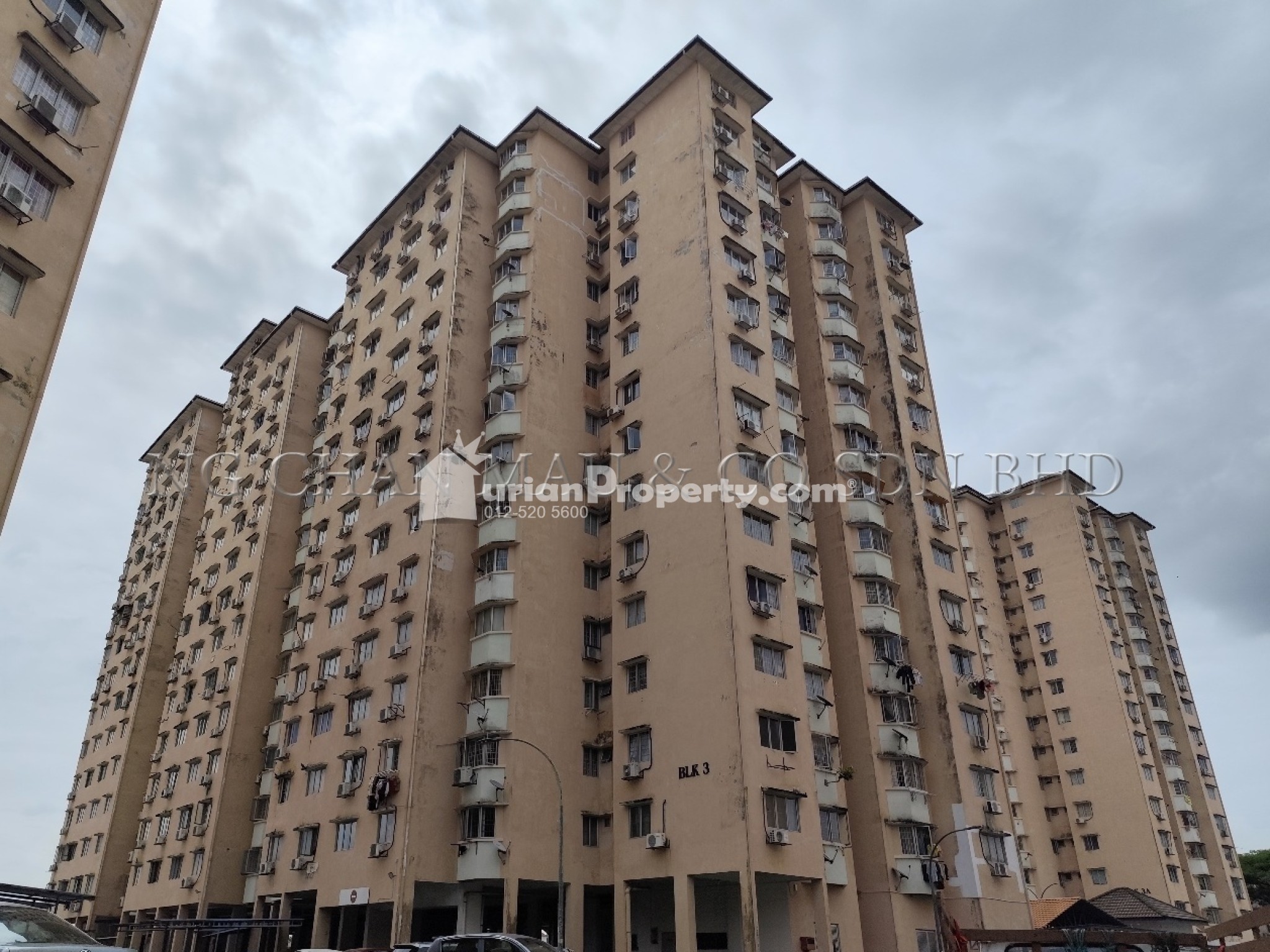 Apartment For Auction at Desa Dua