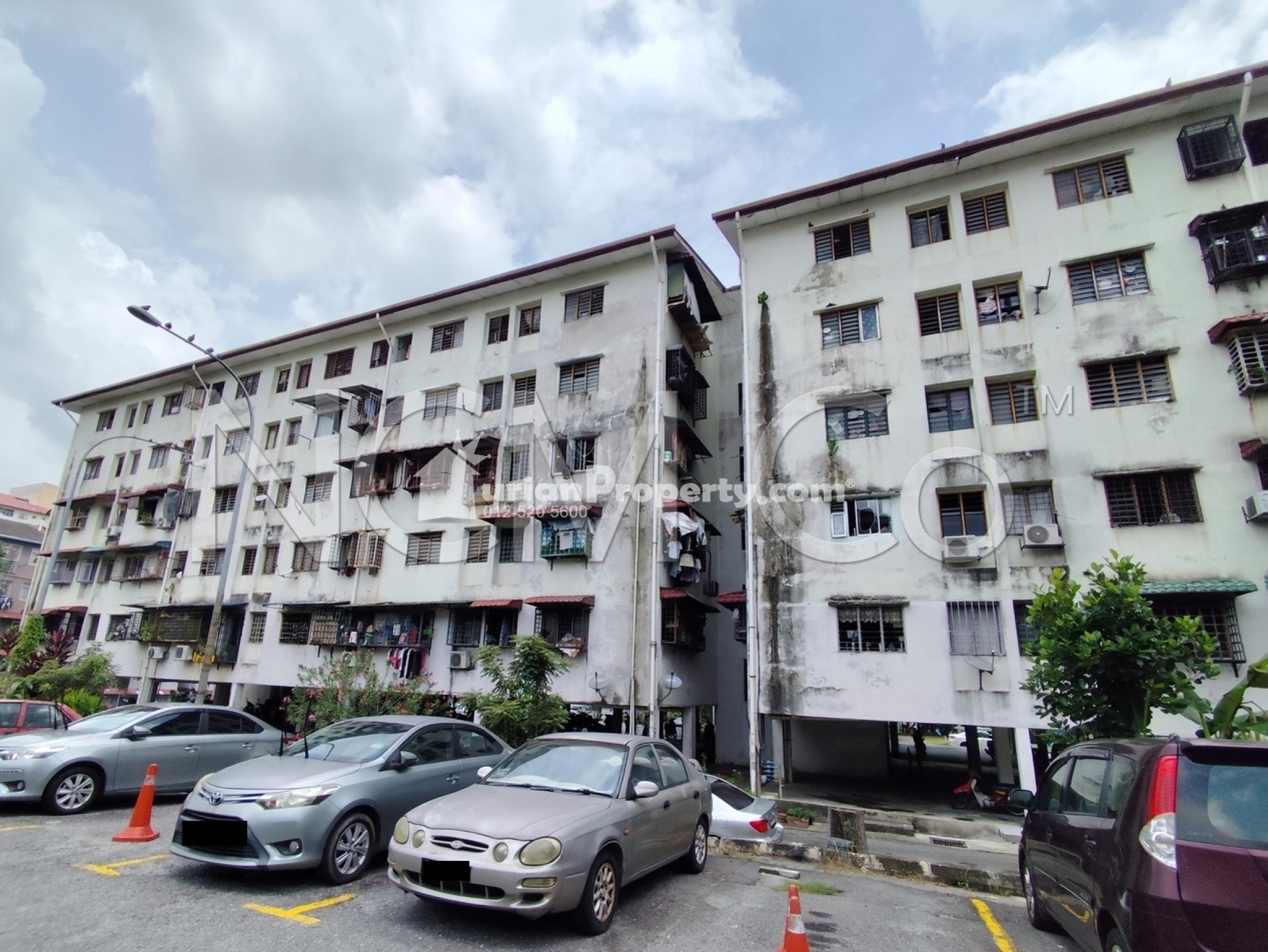 Apartment For Auction at Megaria Ros