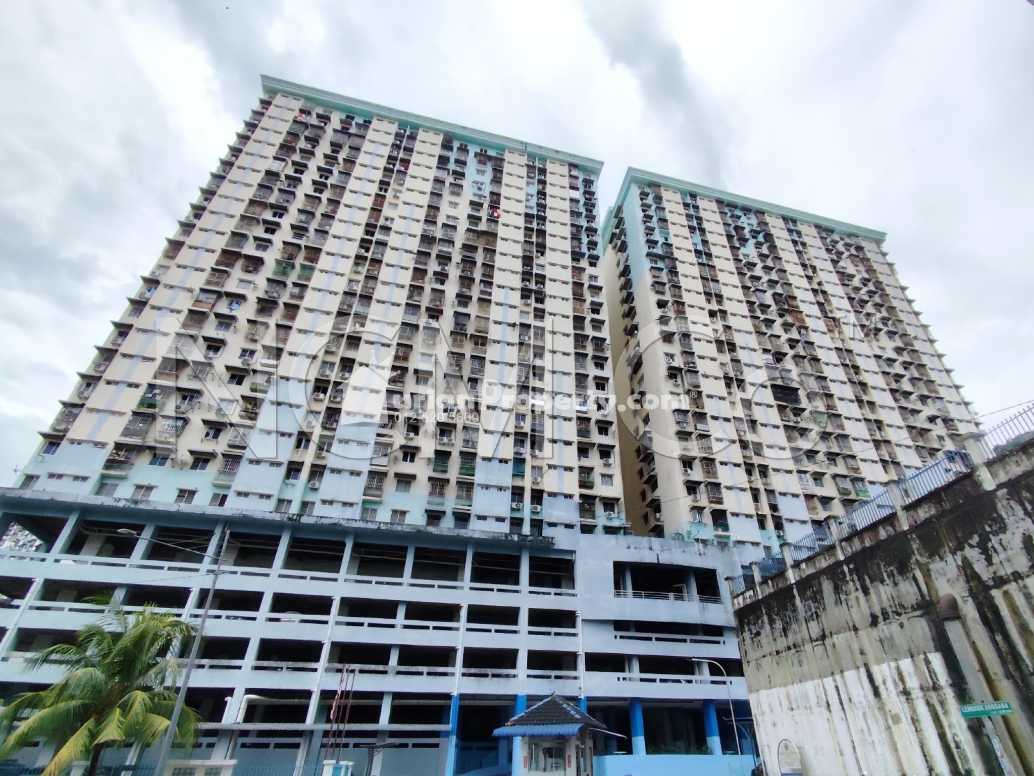 Flat For Auction at Sri Ivory Apartment
