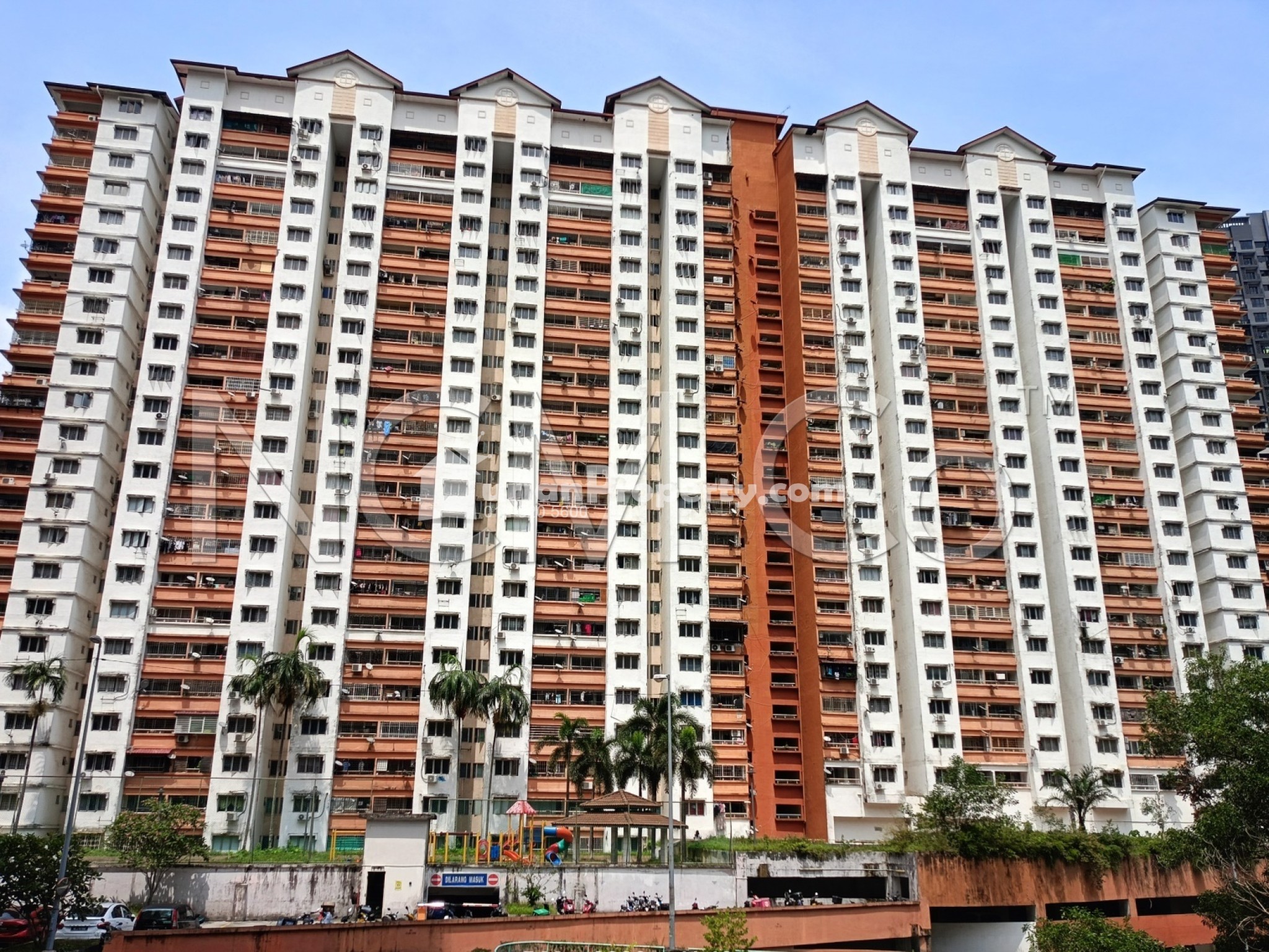 Apartment For Auction at Flora Damansara Apartment