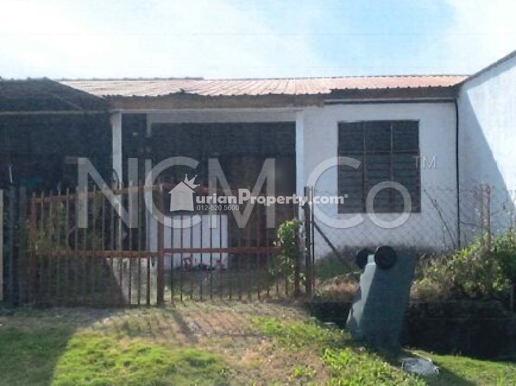 Terrace House For Auction at Taman Selasih