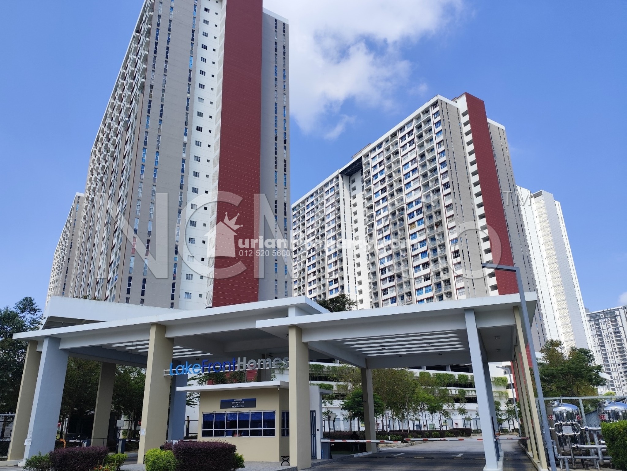 Apartment For Auction at Lakefront Residence