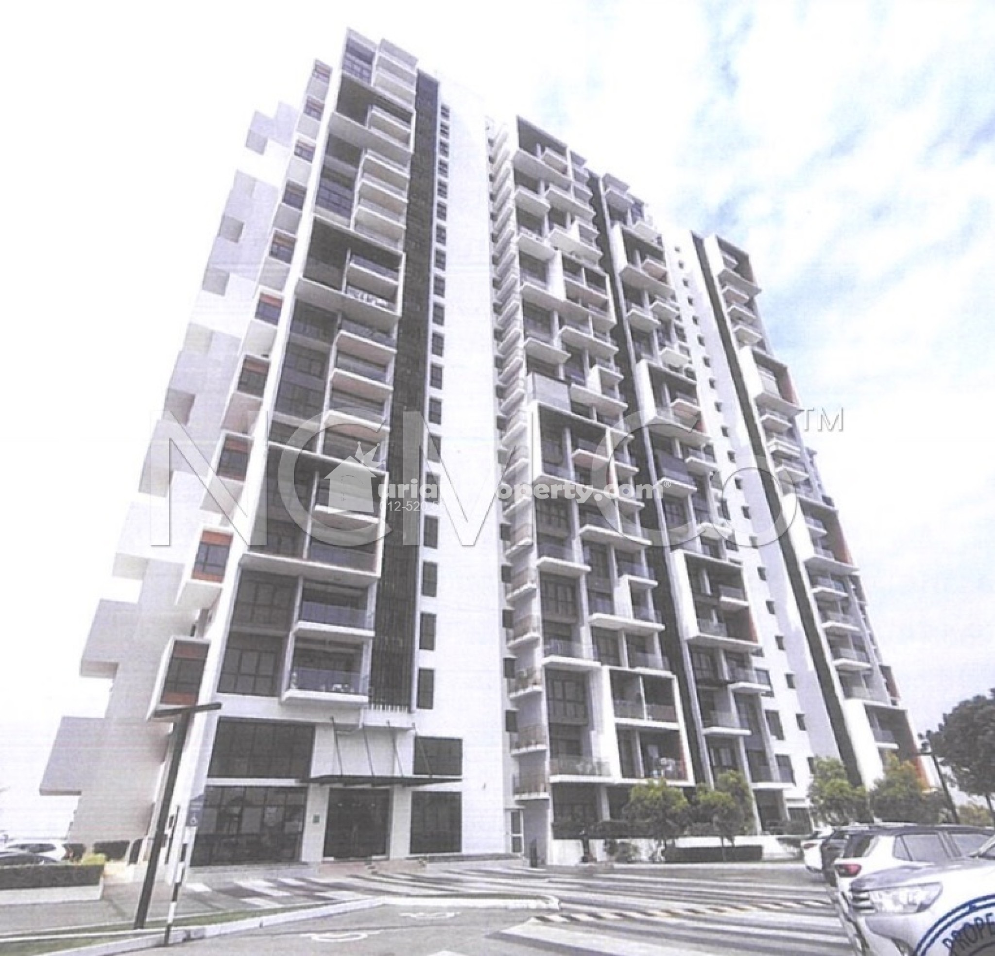 Condo For Auction at The Parque Residences
