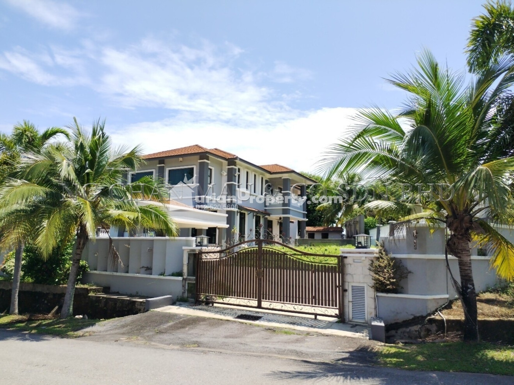 Bungalow House For Auction at Taman Cheng Perdana