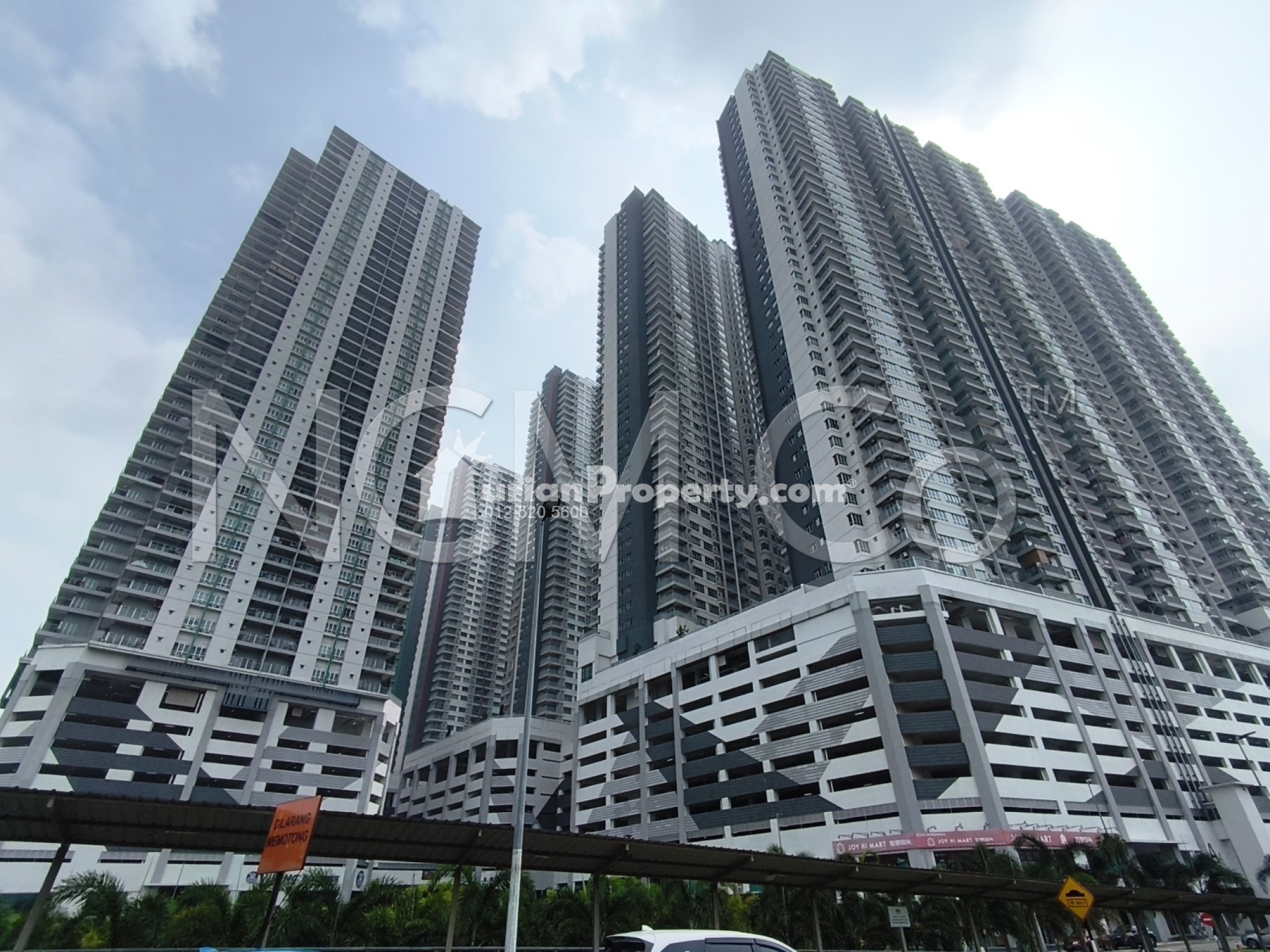 Serviced Residence For Auction at Razak City Residences