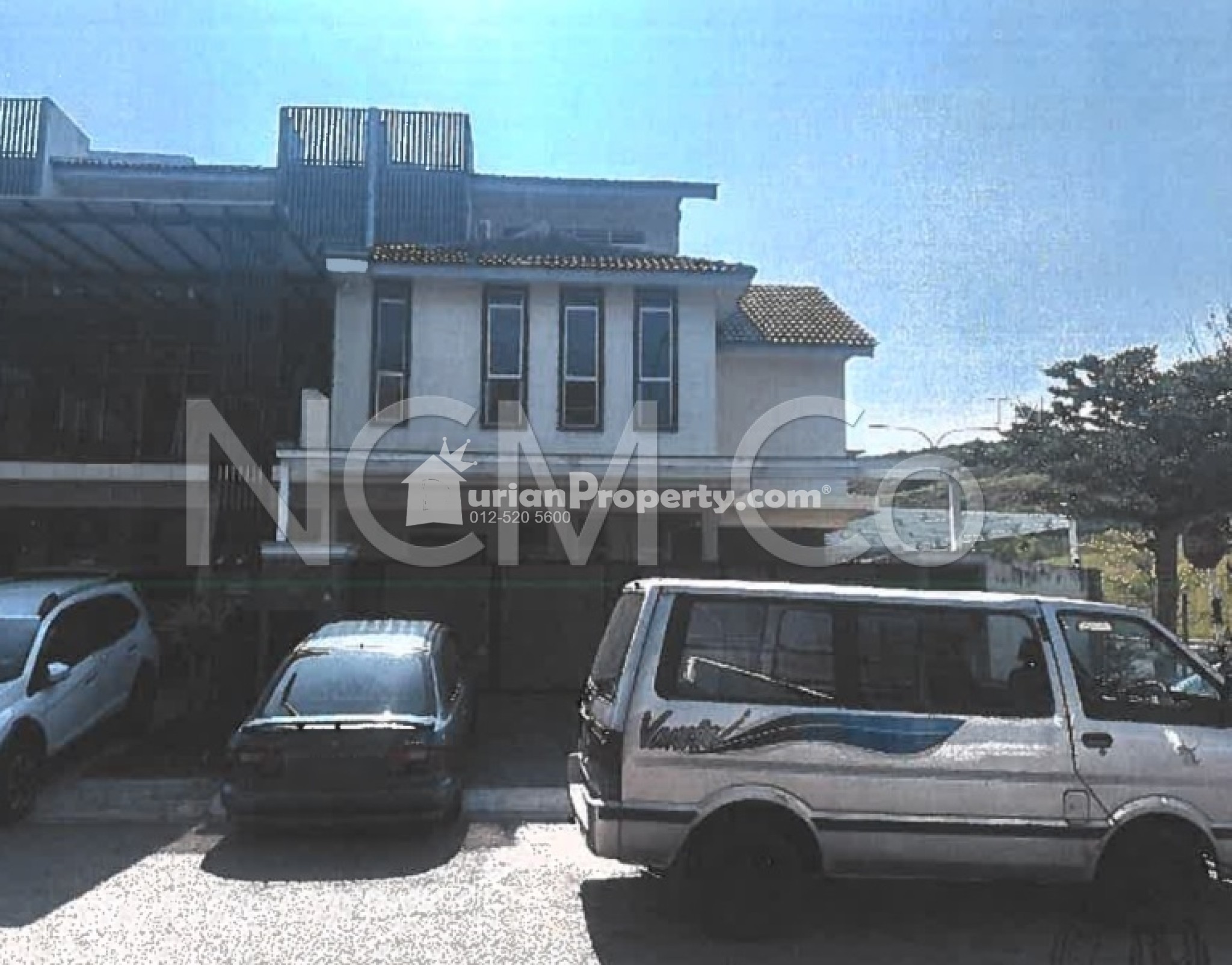 Terrace House For Auction at Bangi Avenue