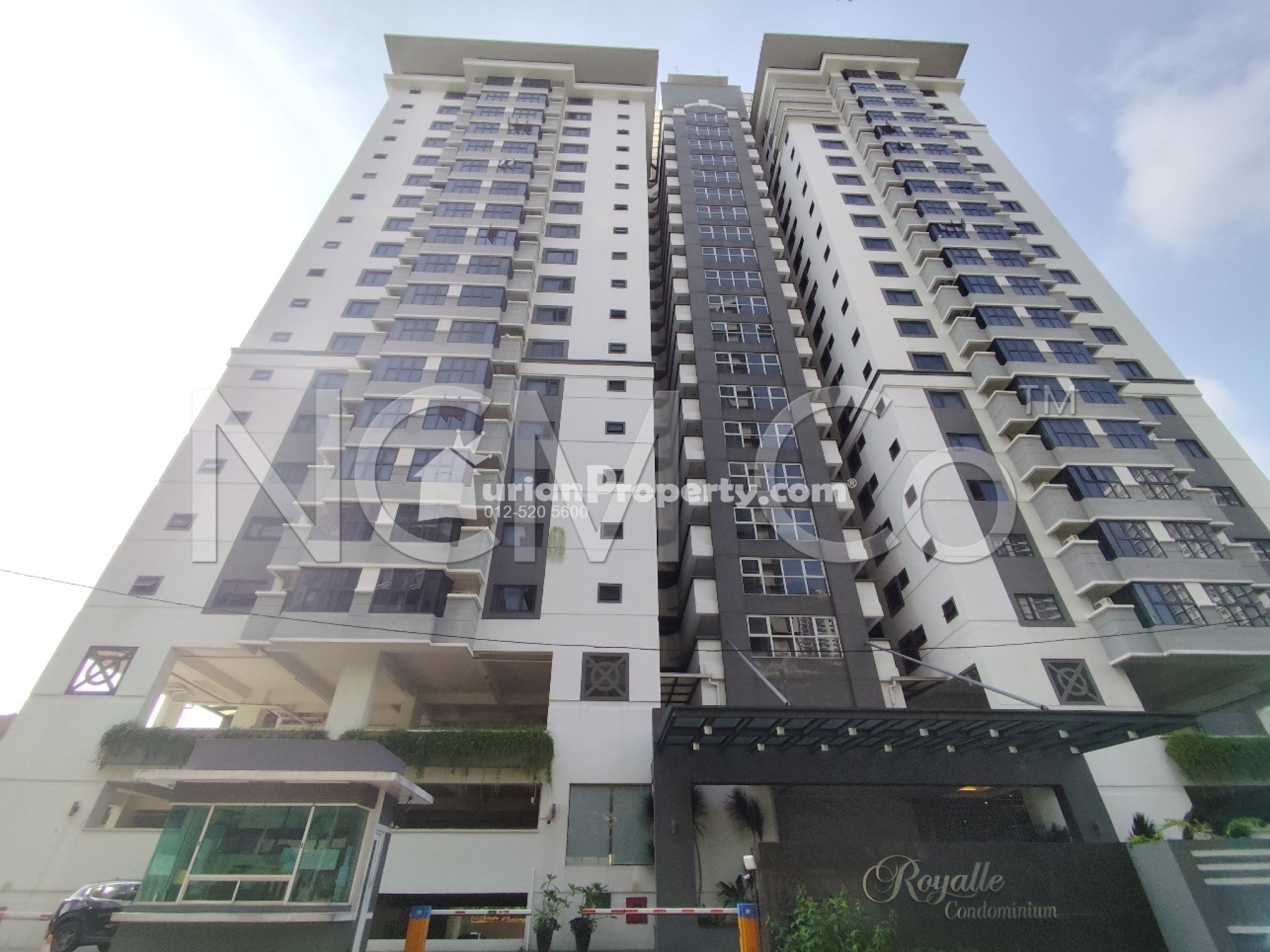 Condo For Auction at Royalle Condominium