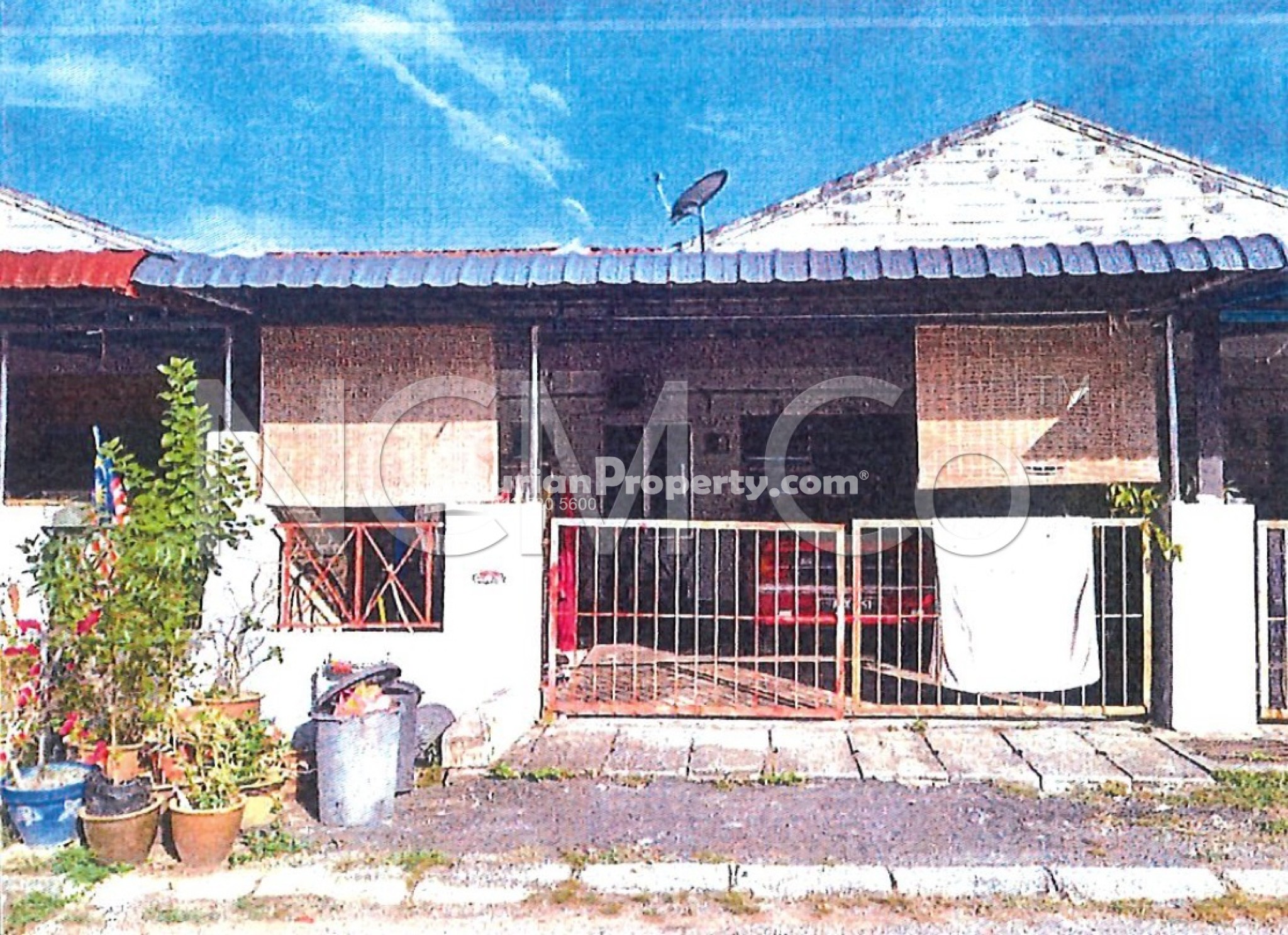 Terrace House For Auction at Taman Kledang