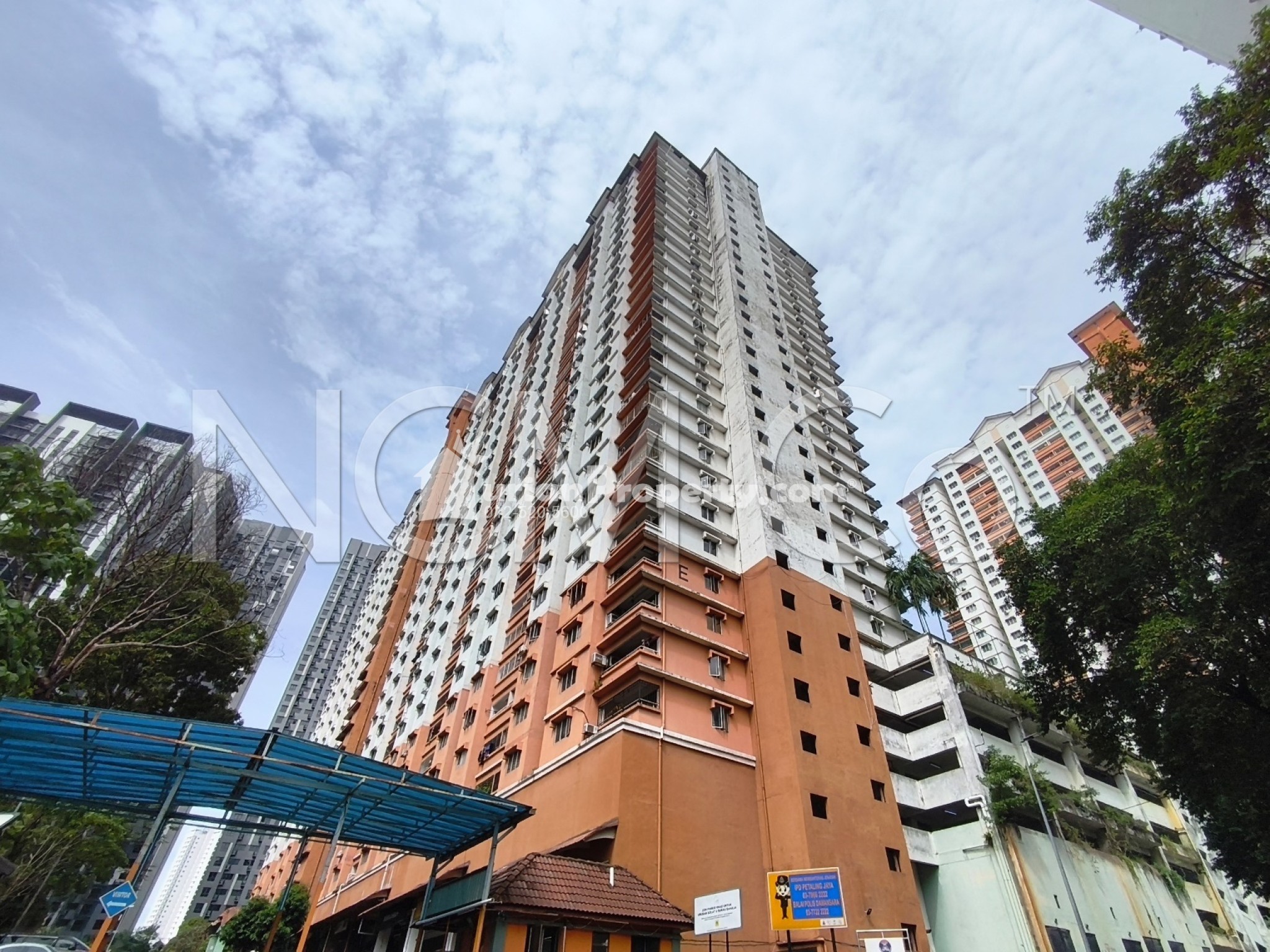Apartment For Auction at Flora Damansara Apartment