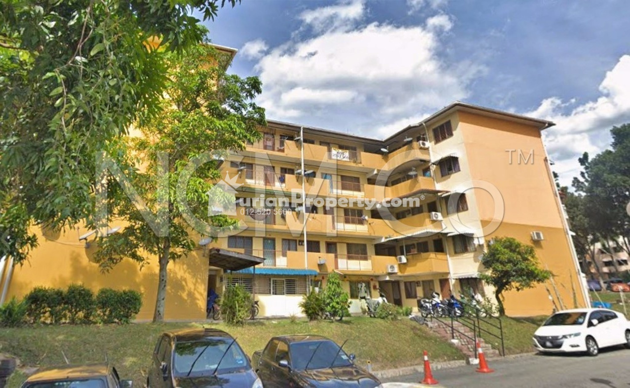 Apartment For Auction at Section 2