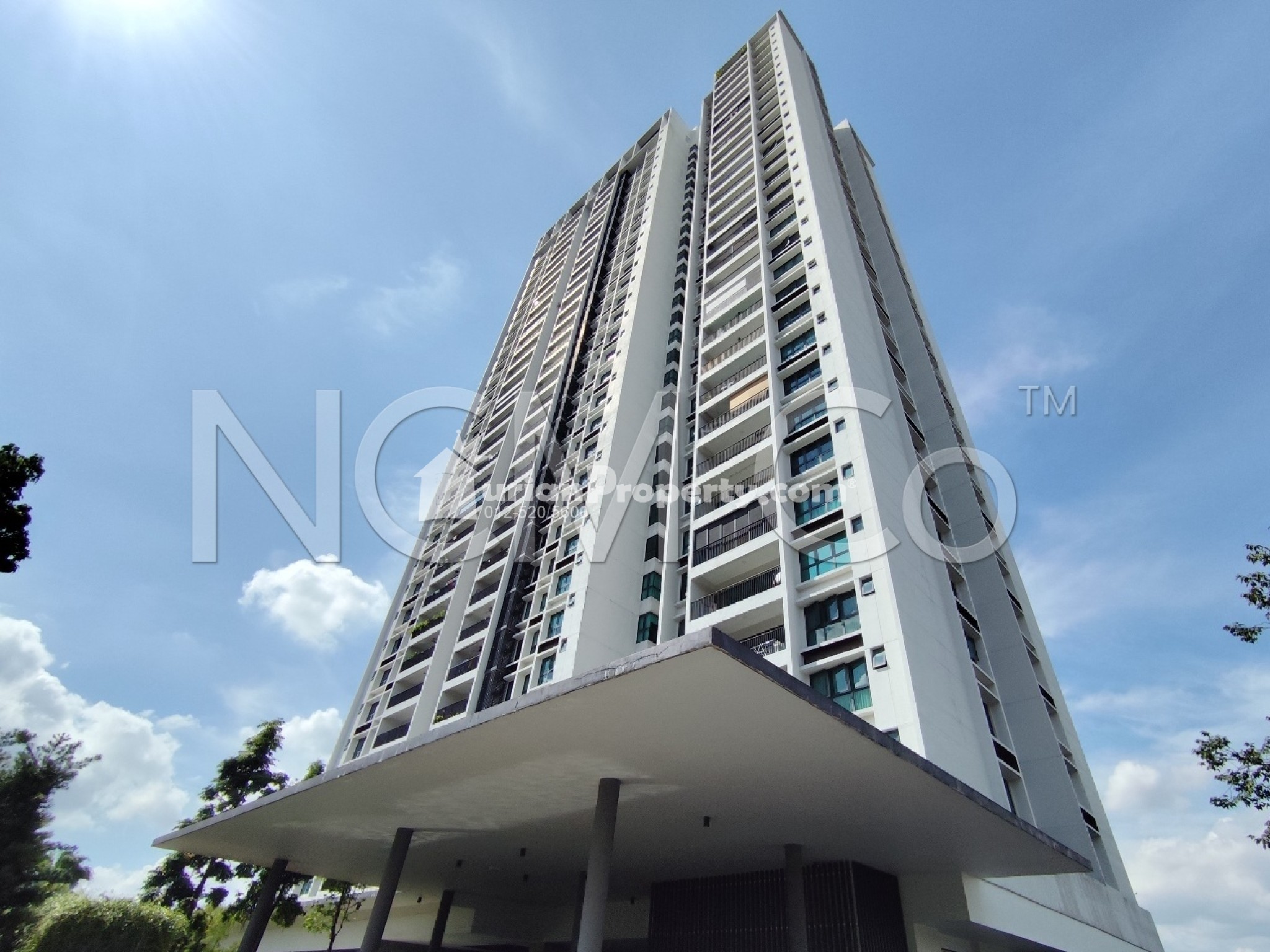 Condo For Auction at GenKL