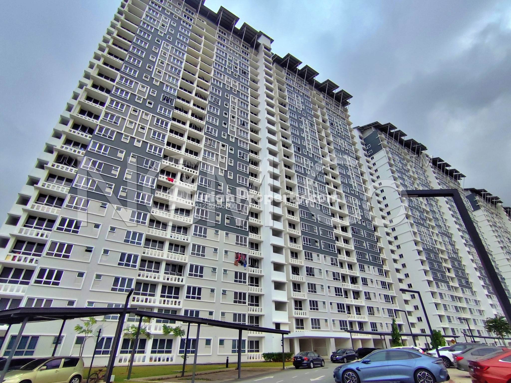 Apartment For Auction at Aspire Residence