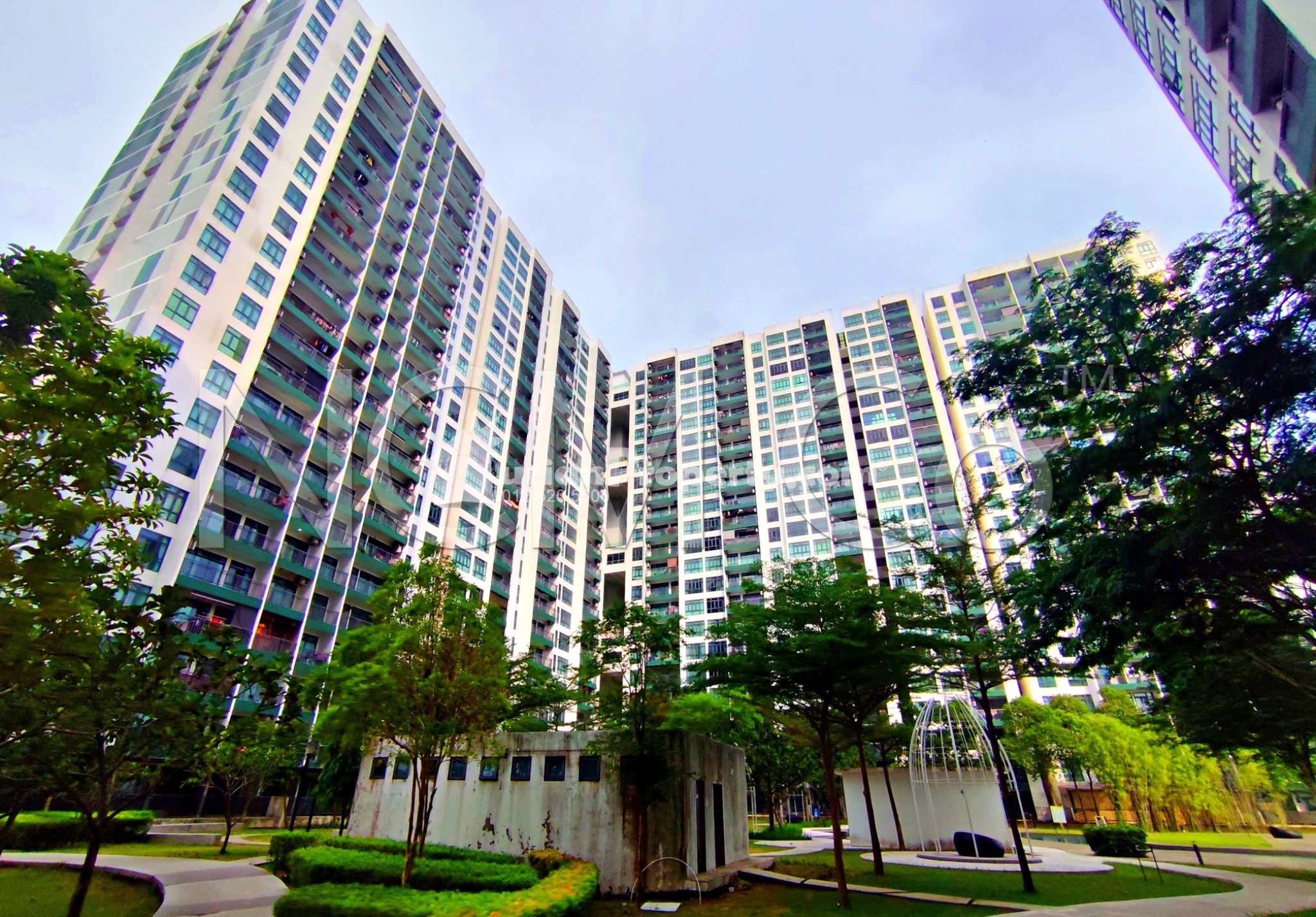 Serviced Residence For Auction at 8scape