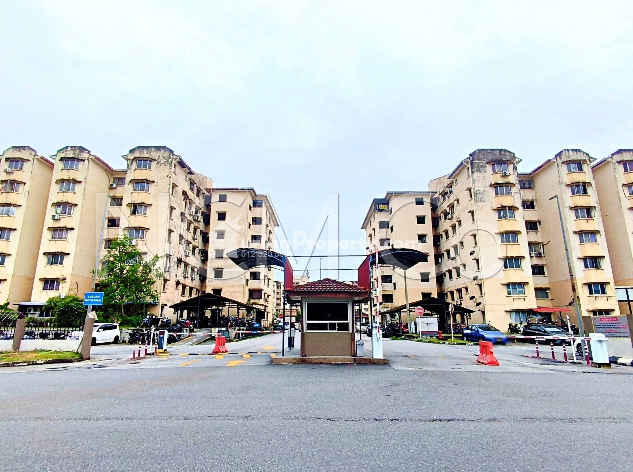 Apartment For Auction at Subang Suria Apartment