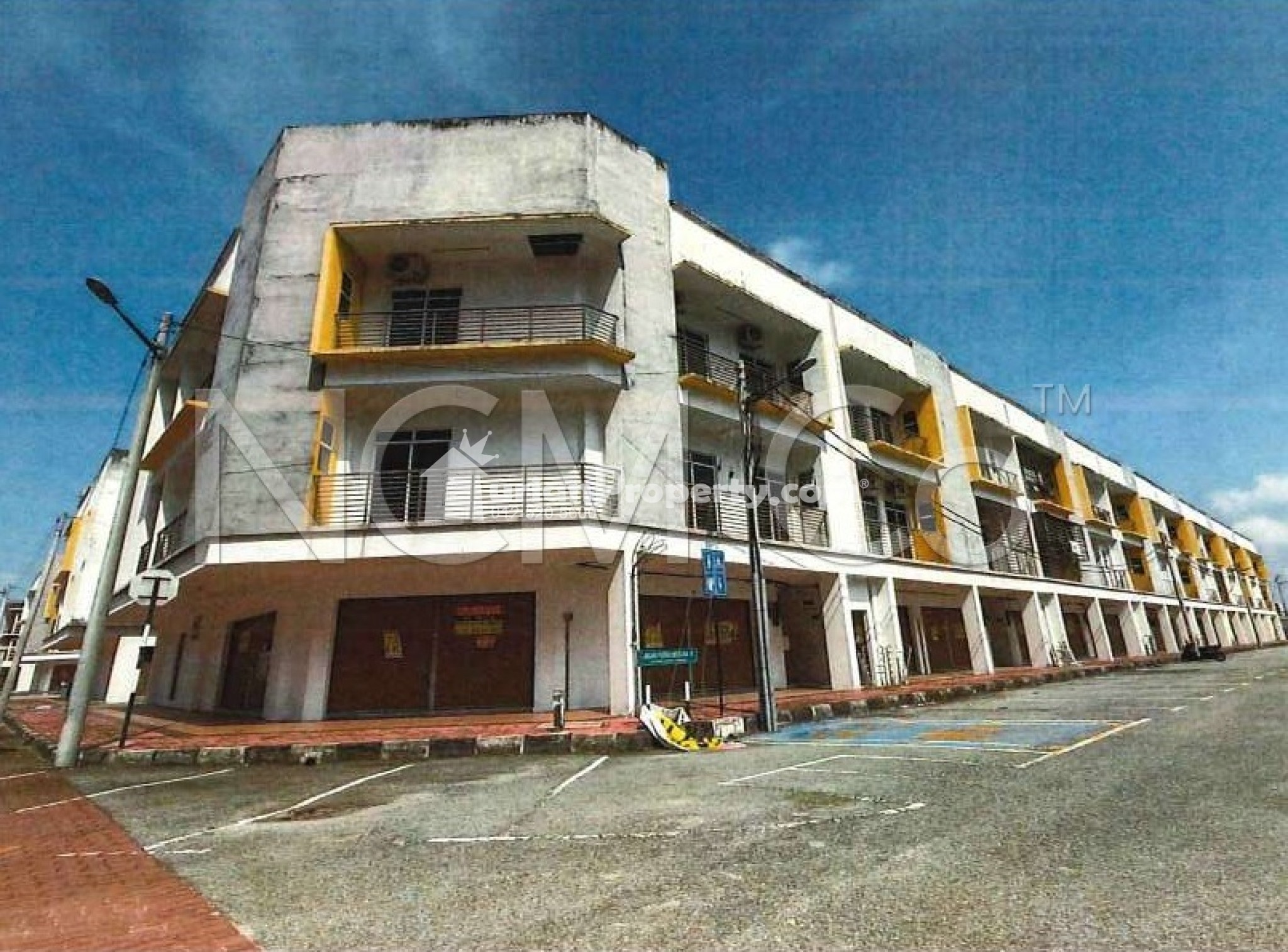 Apartment For Auction at Kampar Putra