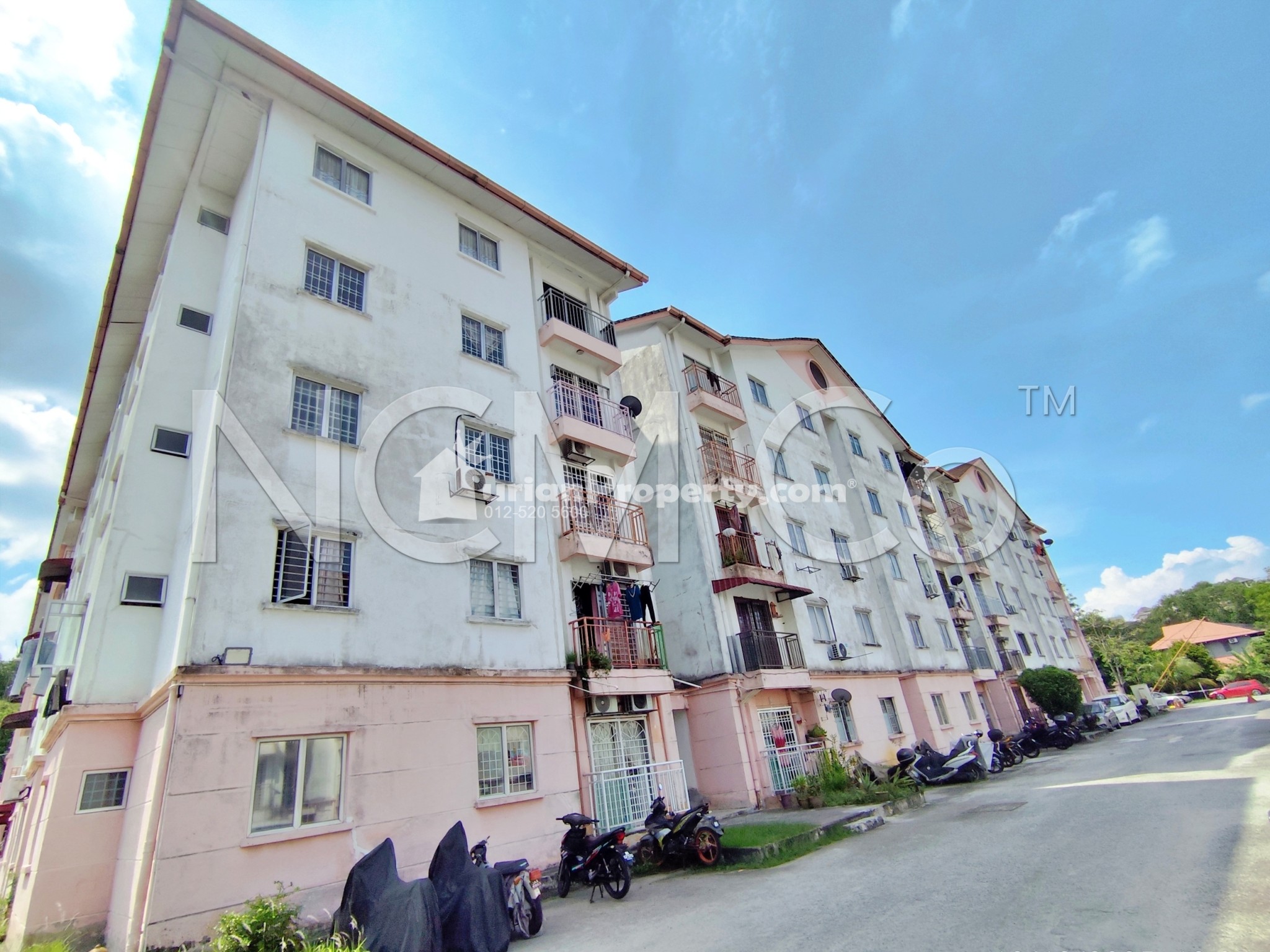 Apartment For Auction at Pangsapuri Seri Permai