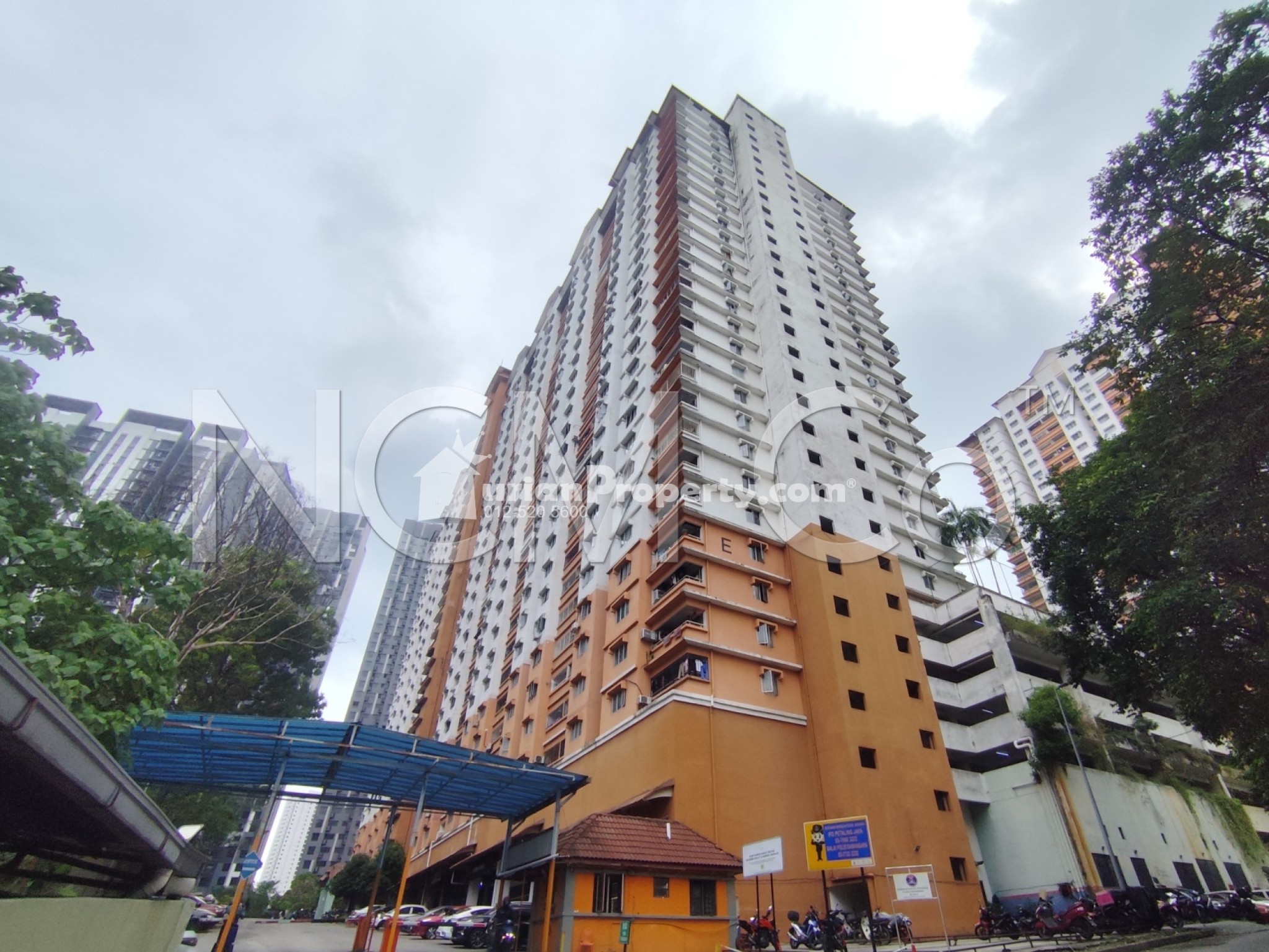 Apartment For Auction at Flora Damansara Apartment