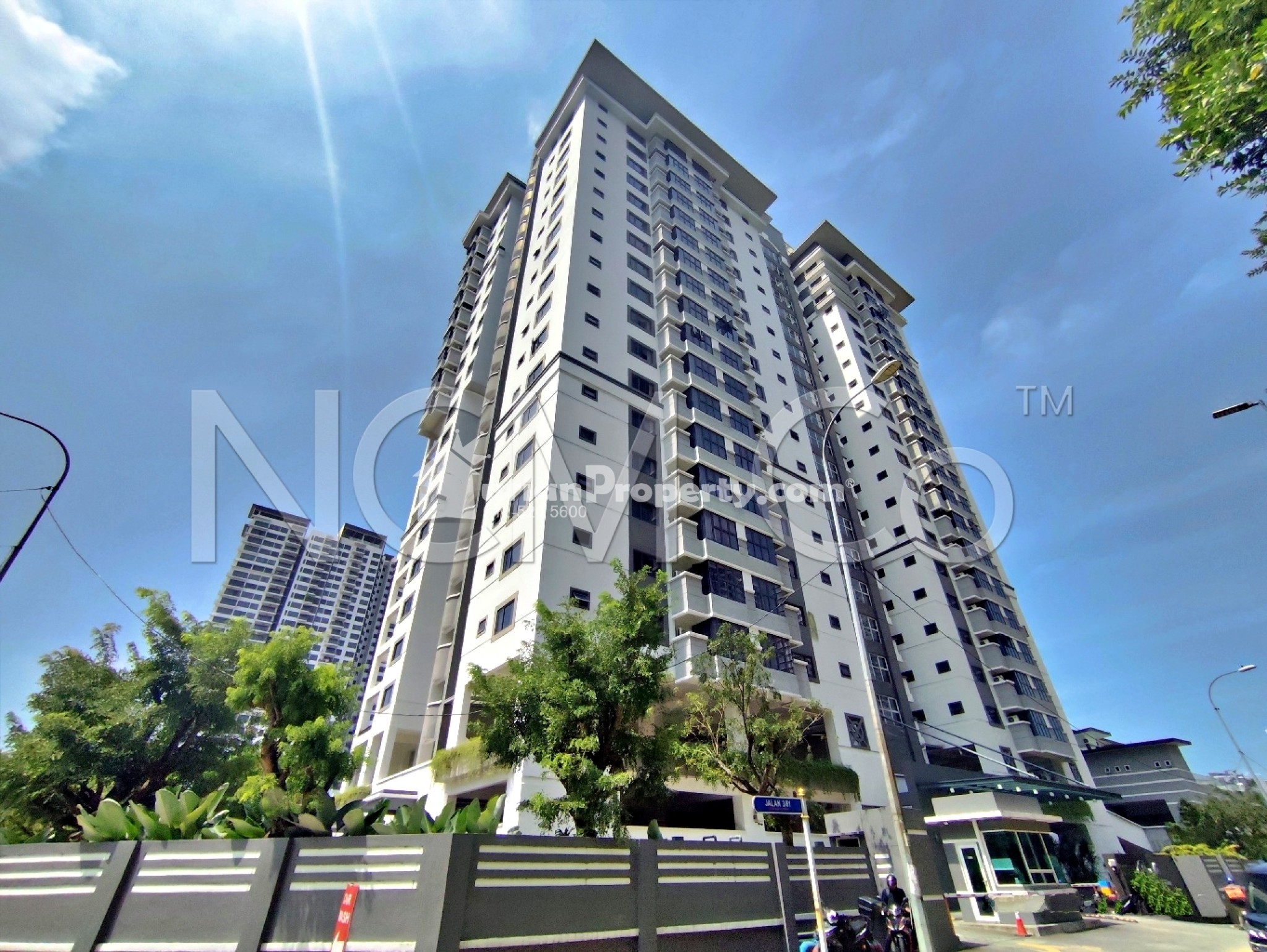 Condo For Auction at Royalle Condominium