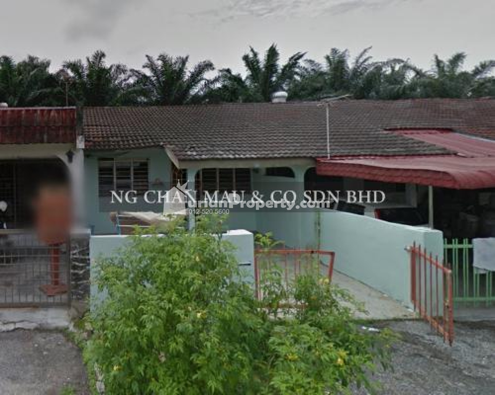 Terrace House For Auction at Taman Pelangi