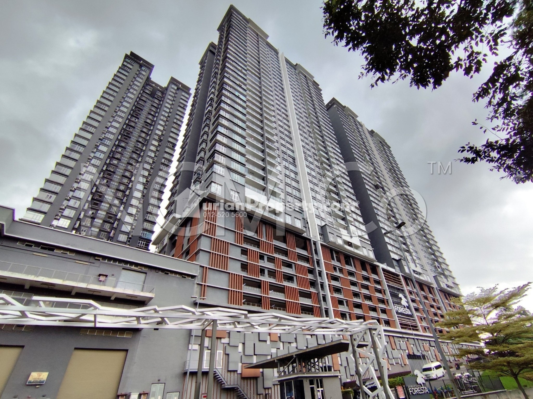 Condo For Auction at Damansara Foresta