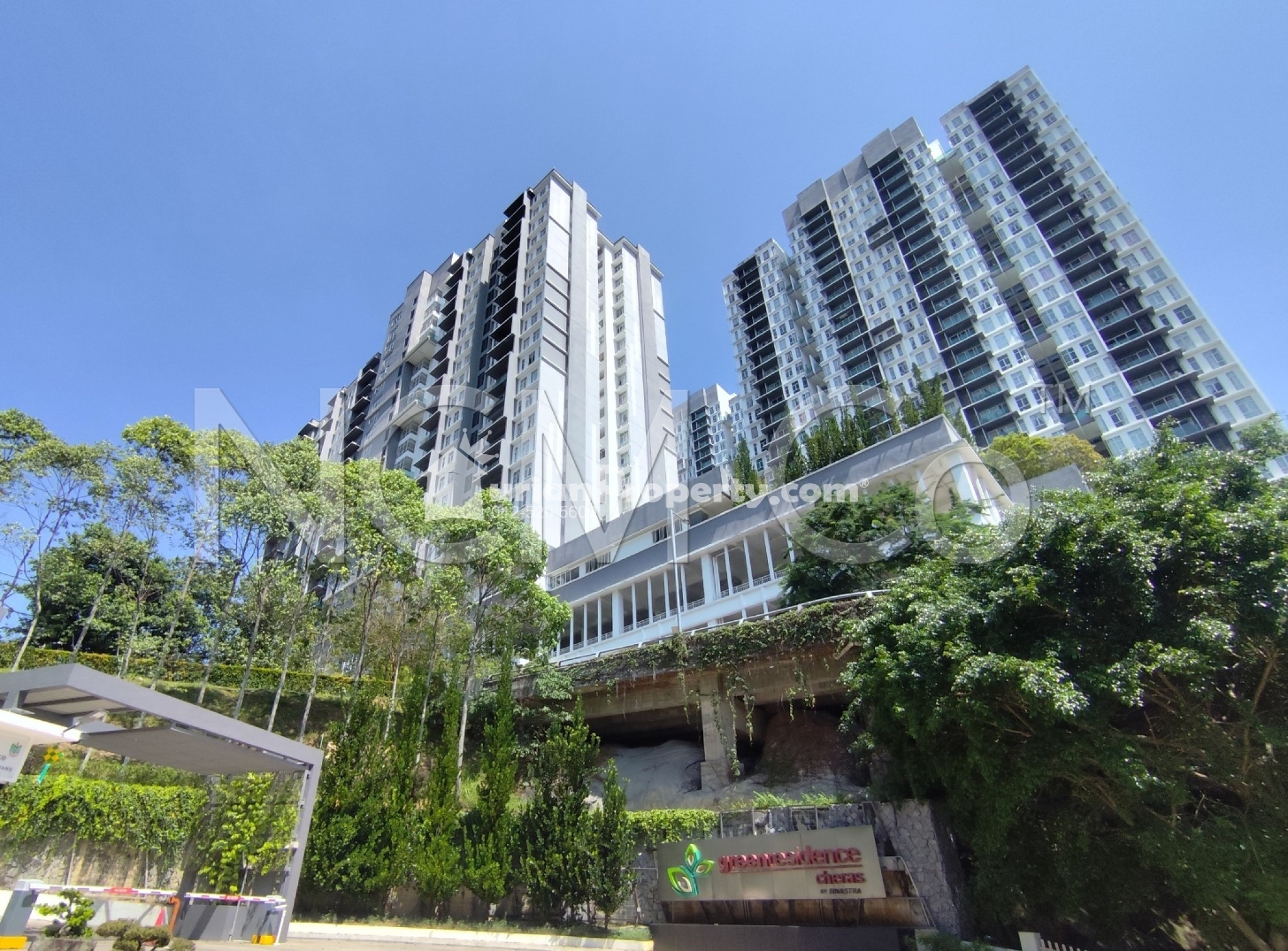 Condo For Auction at Green Residence