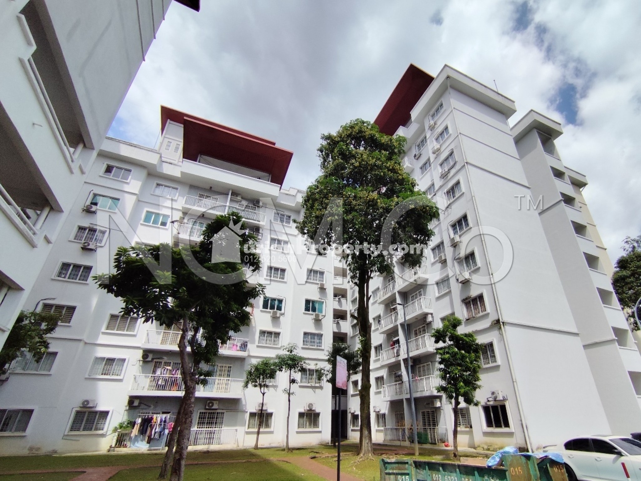 Apartment For Auction at Kristal View
