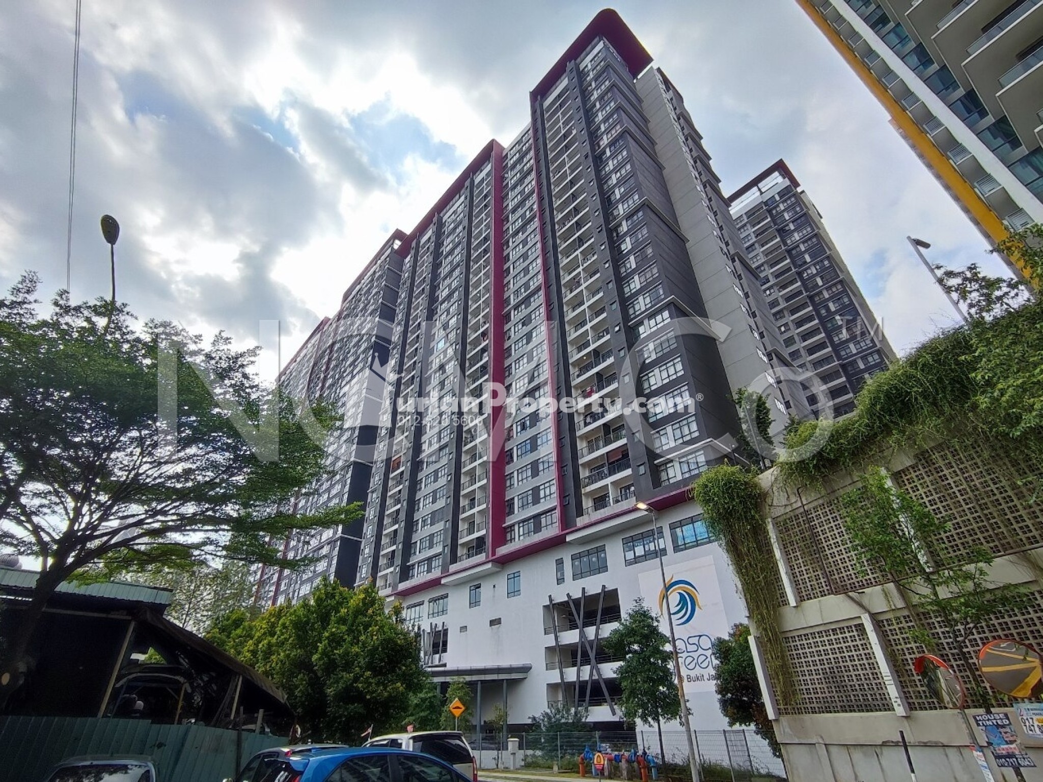 Apartment For Auction at Casa Green