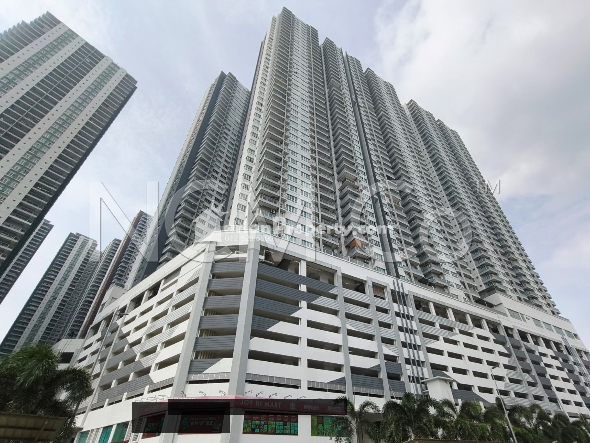 Serviced Residence For Auction at Razak City Residences