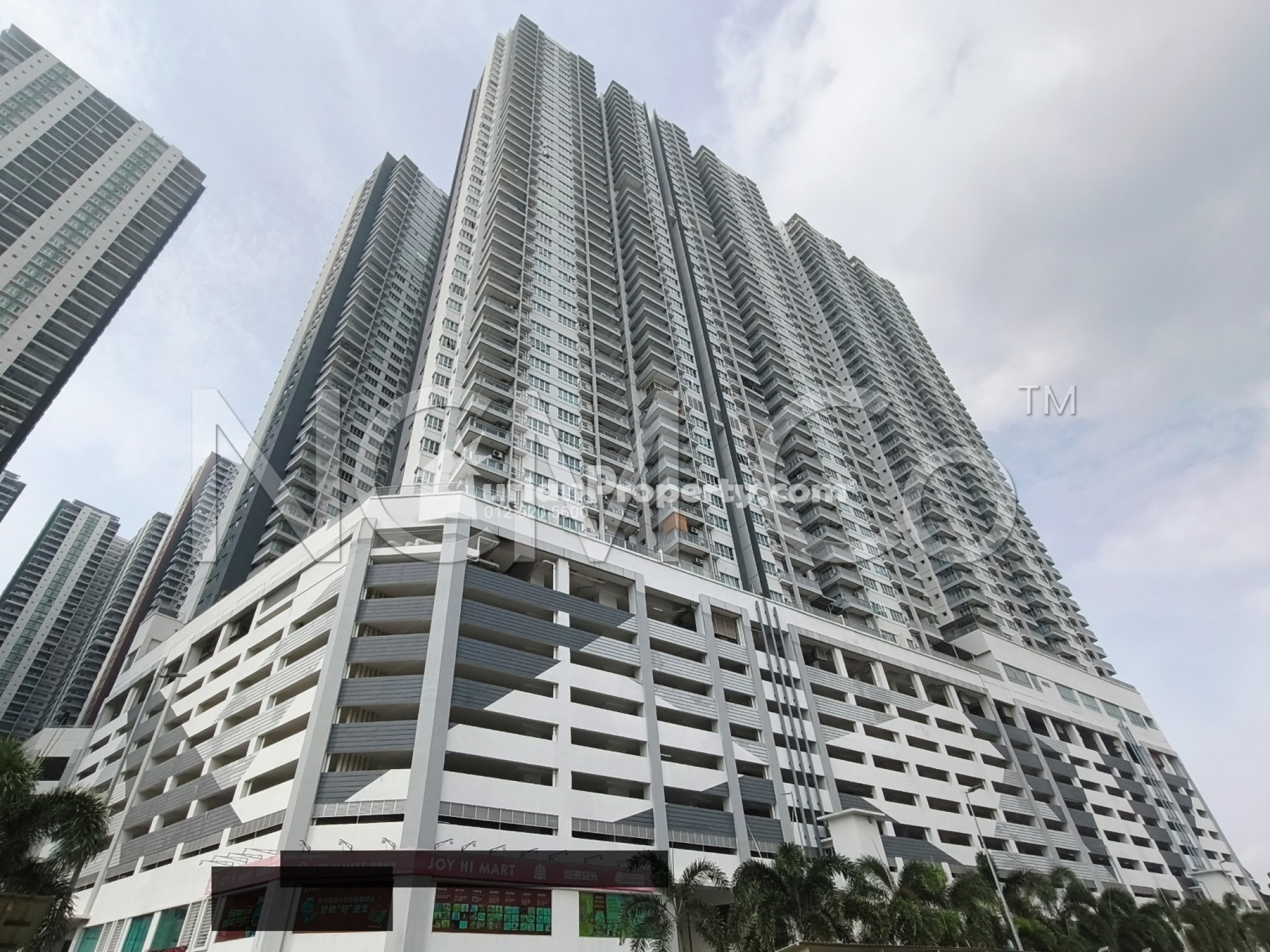 Serviced Residence For Auction at Razak City Residences