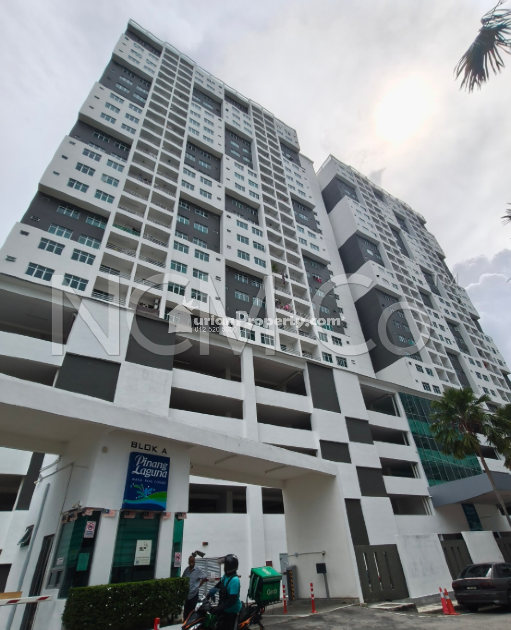 Apartment For Auction at Pinang Laguna
