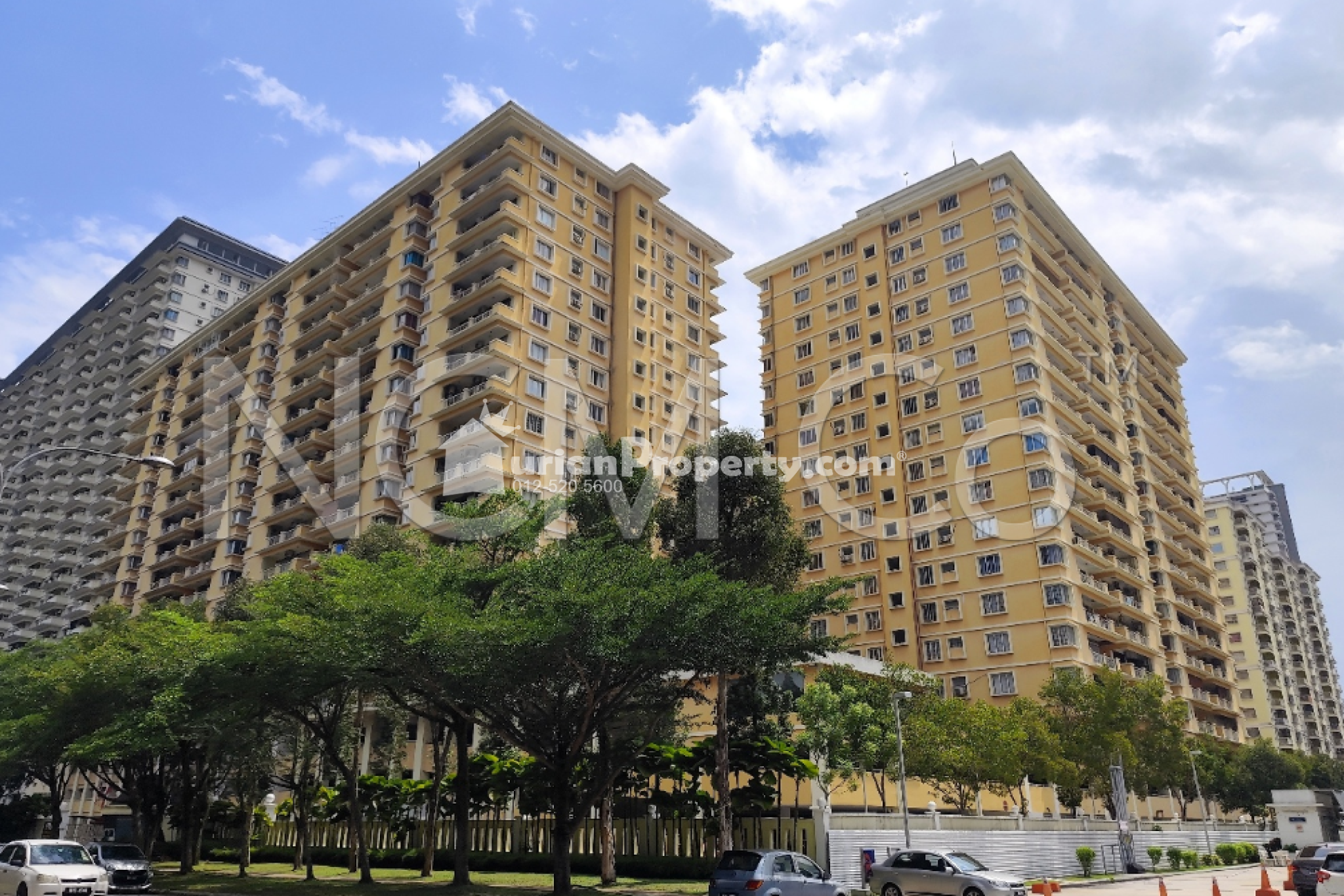 Condo For Auction at Platinum Hill PV6