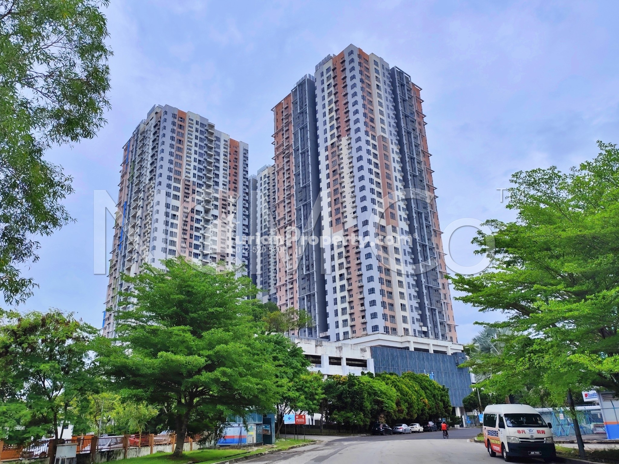Serviced Residence For Auction at The Wharf Residence