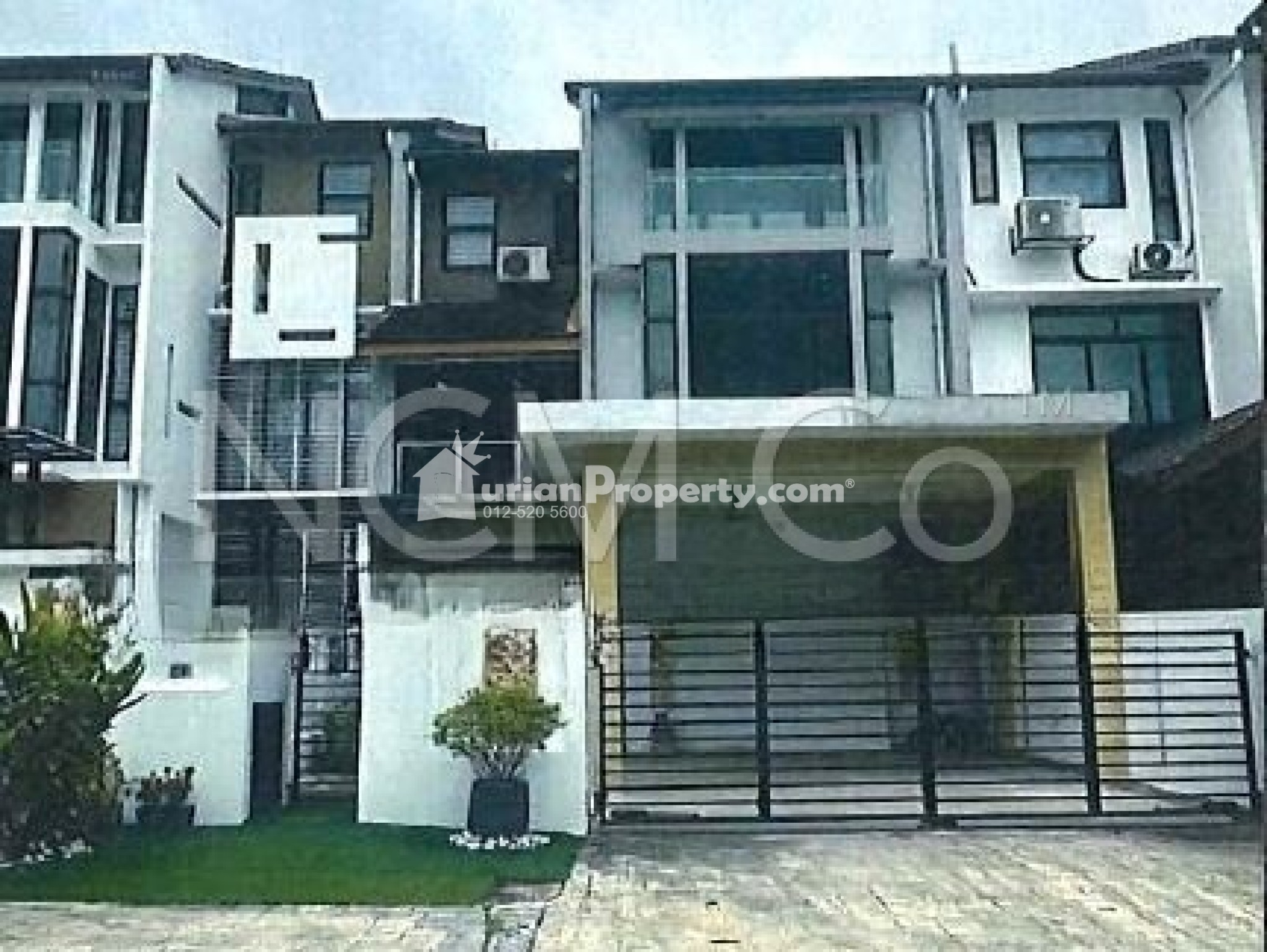 Terrace House For Auction at Denai Alam
